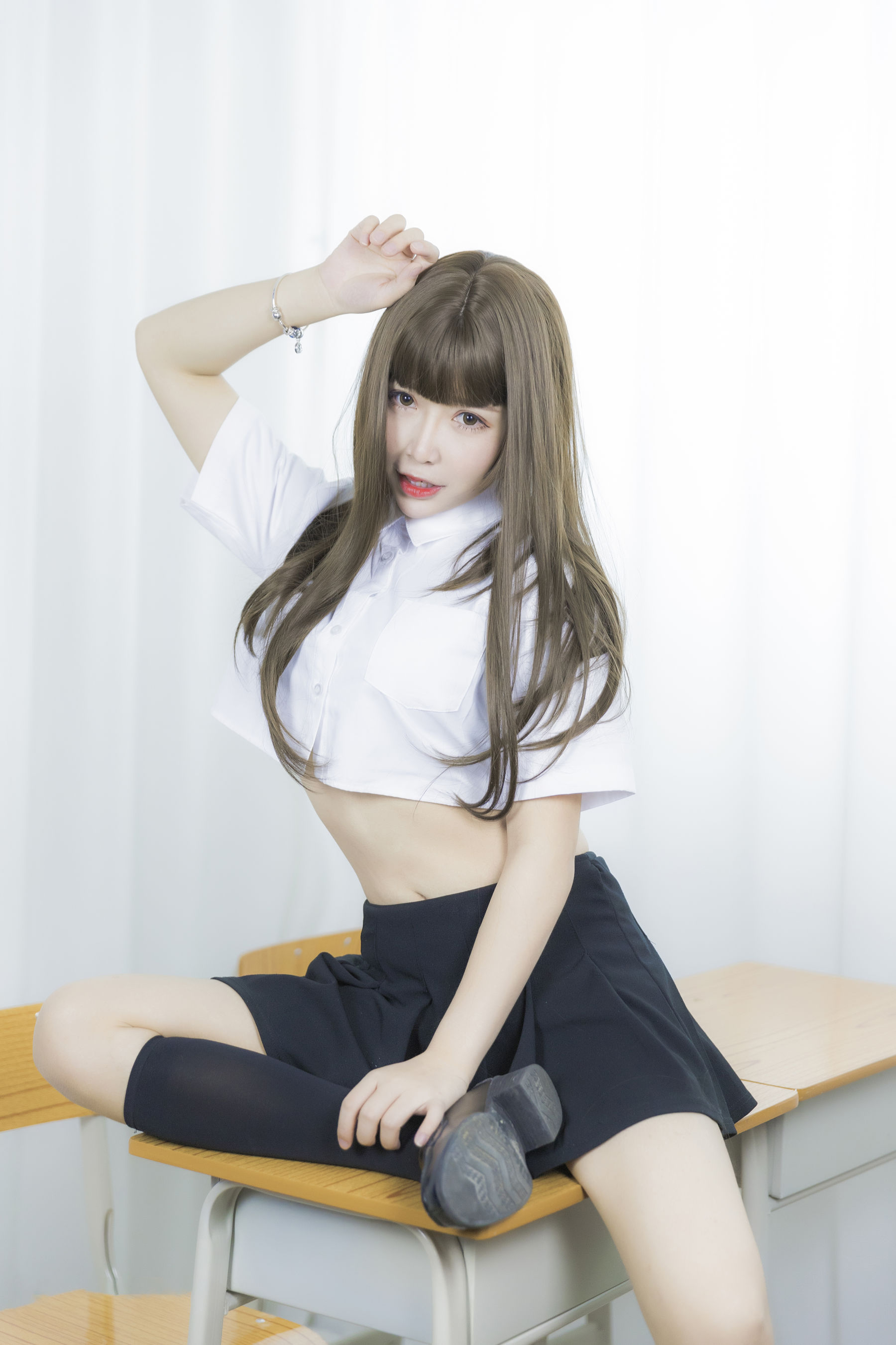 二次元妹子抱走莫子aa 等你下课