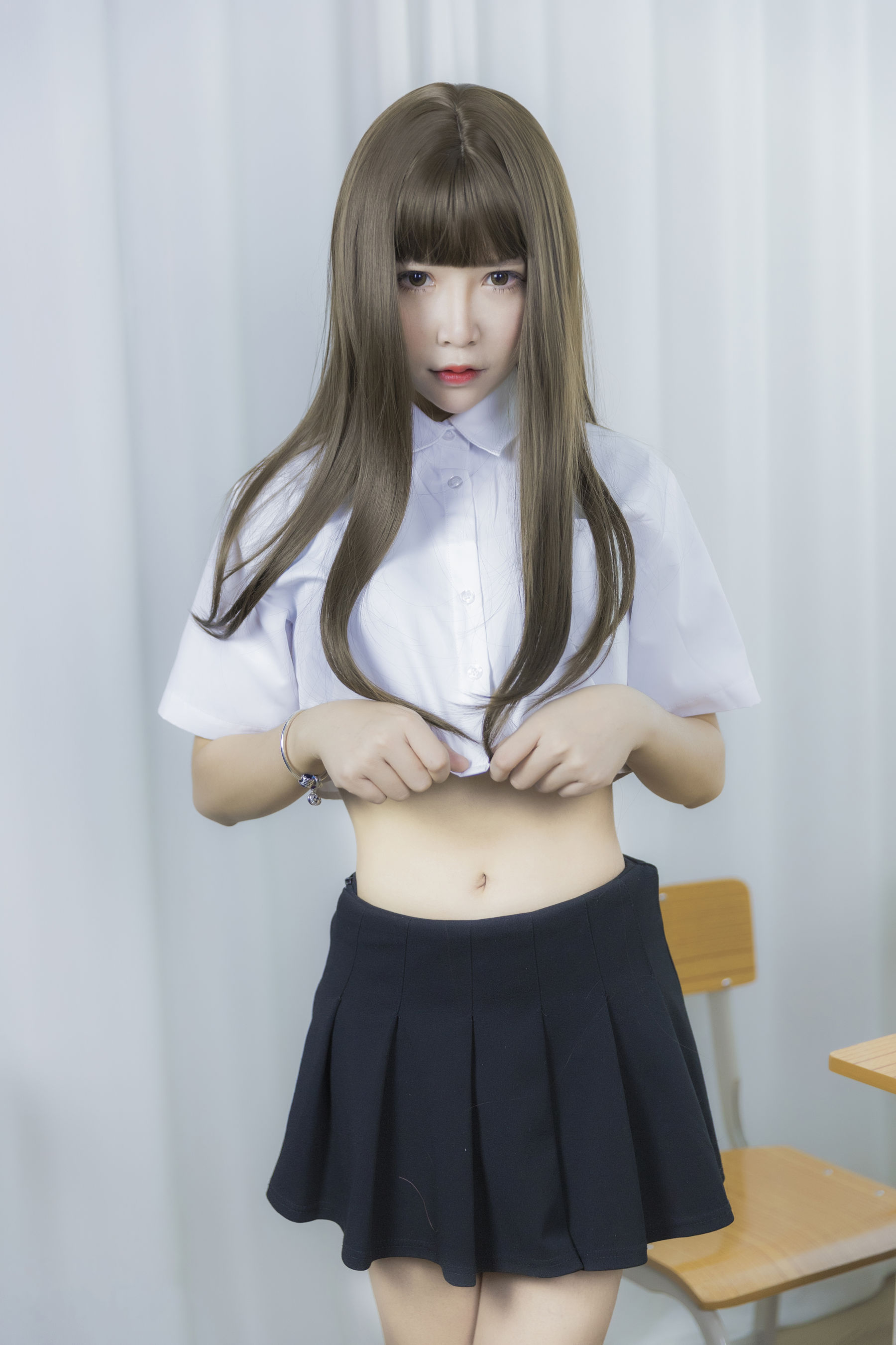 二次元妹子抱走莫子aa 等你下课
