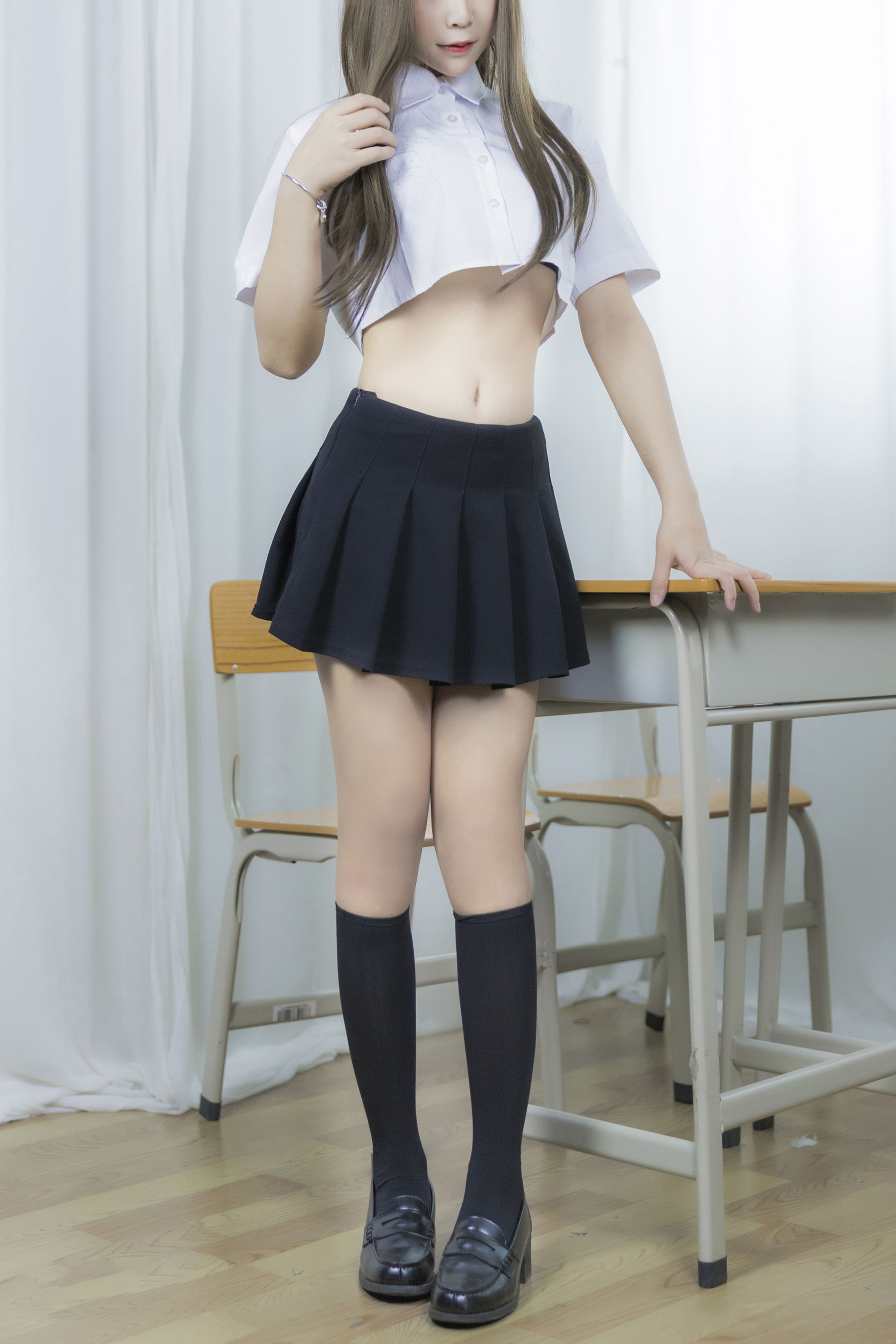 二次元妹子抱走莫子aa 等你下课