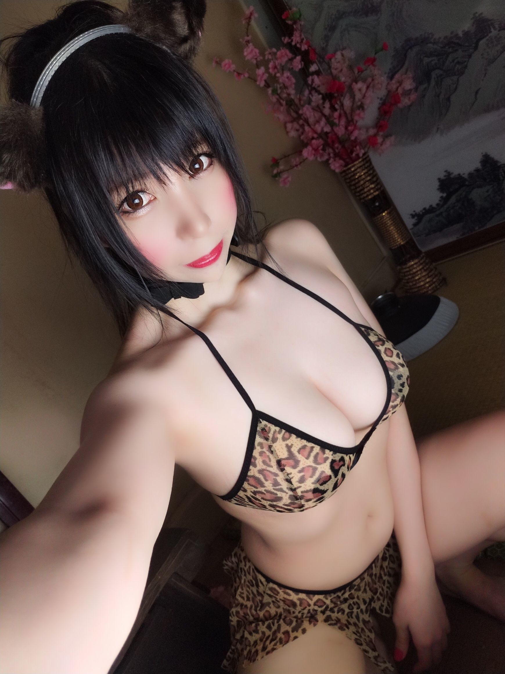 二次元巨乳美女鹿野希 豹纹