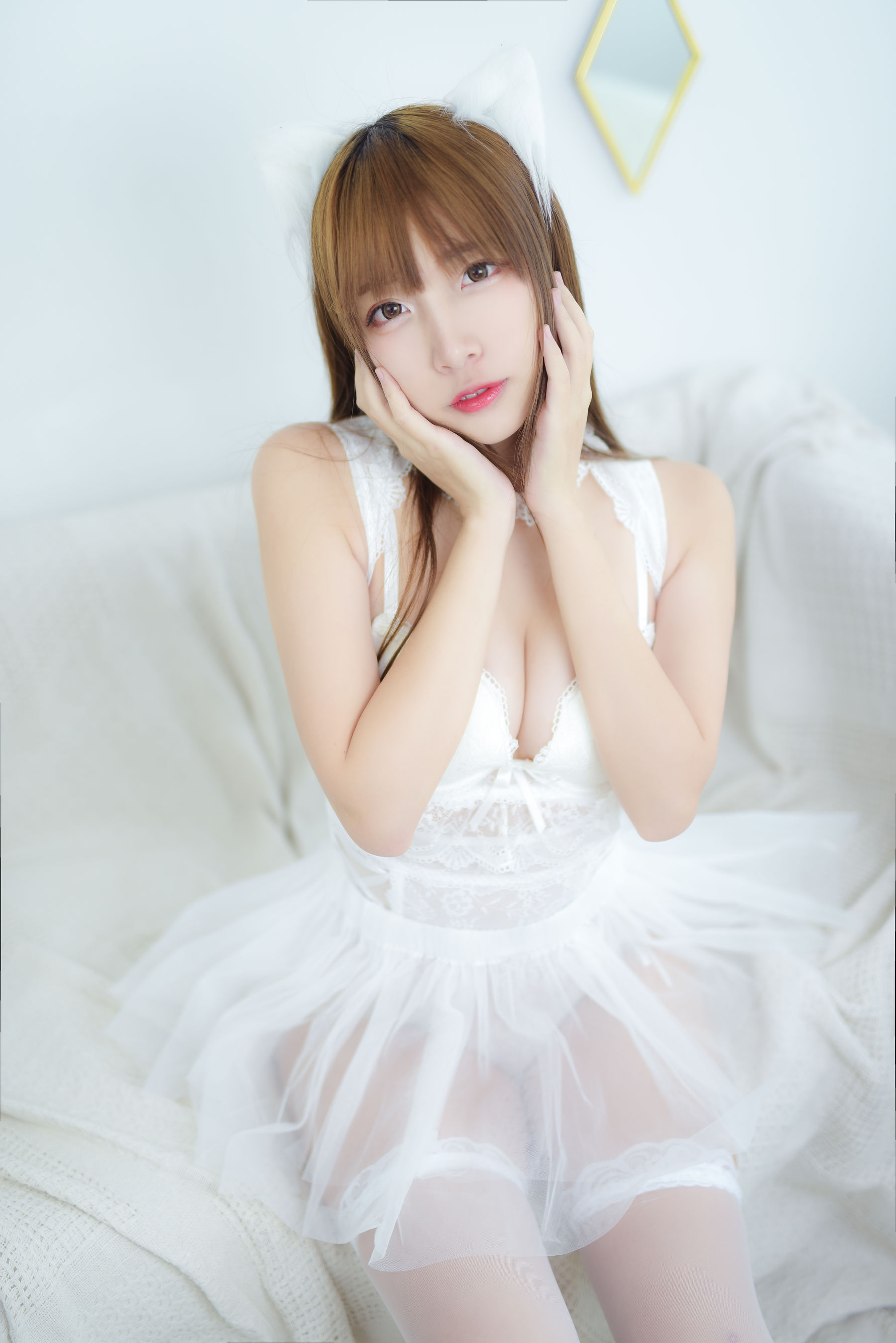 人气Coser二佐Nisa 宠物少女 私房白婚纱