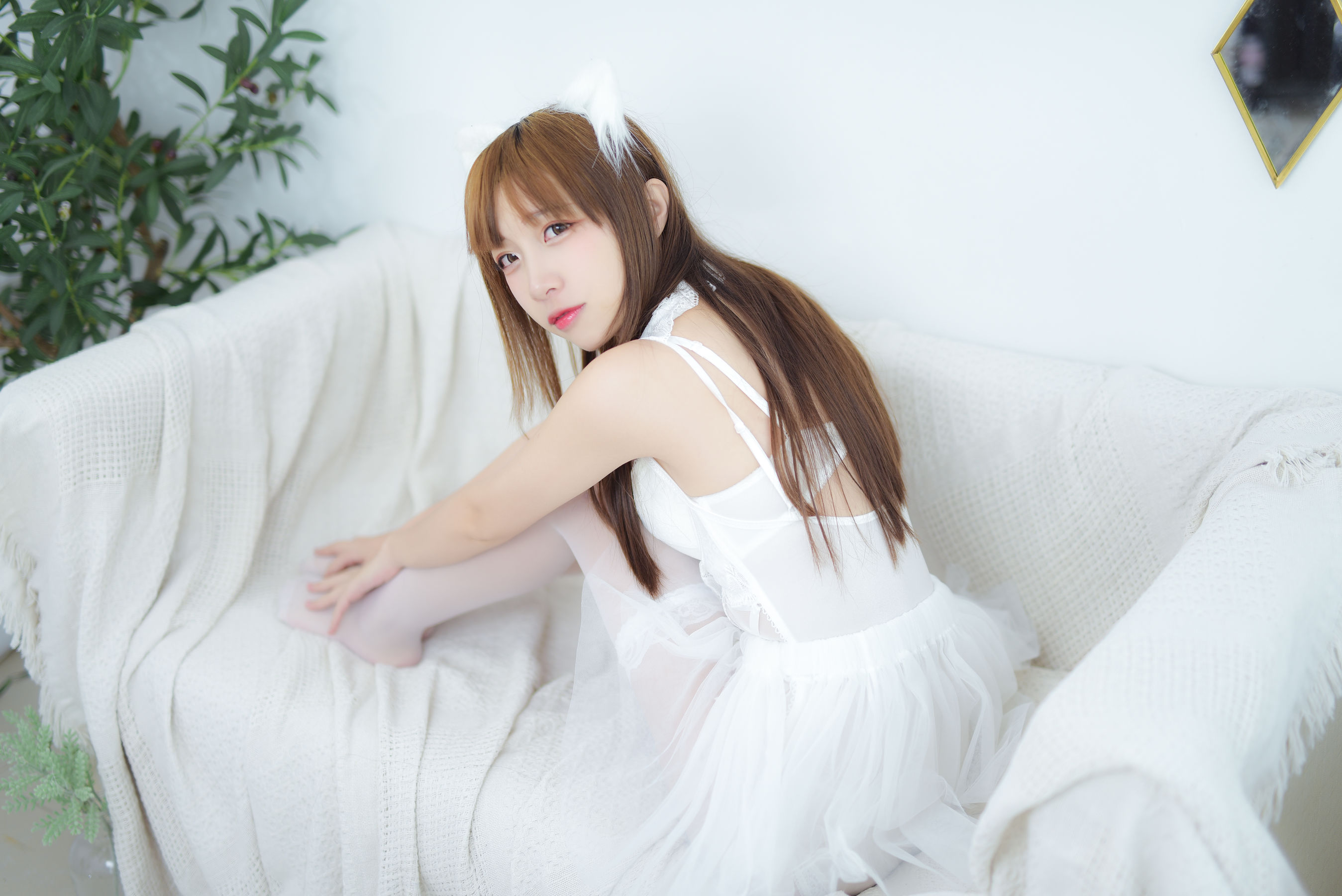 人气Coser二佐Nisa 宠物少女 私房白婚纱