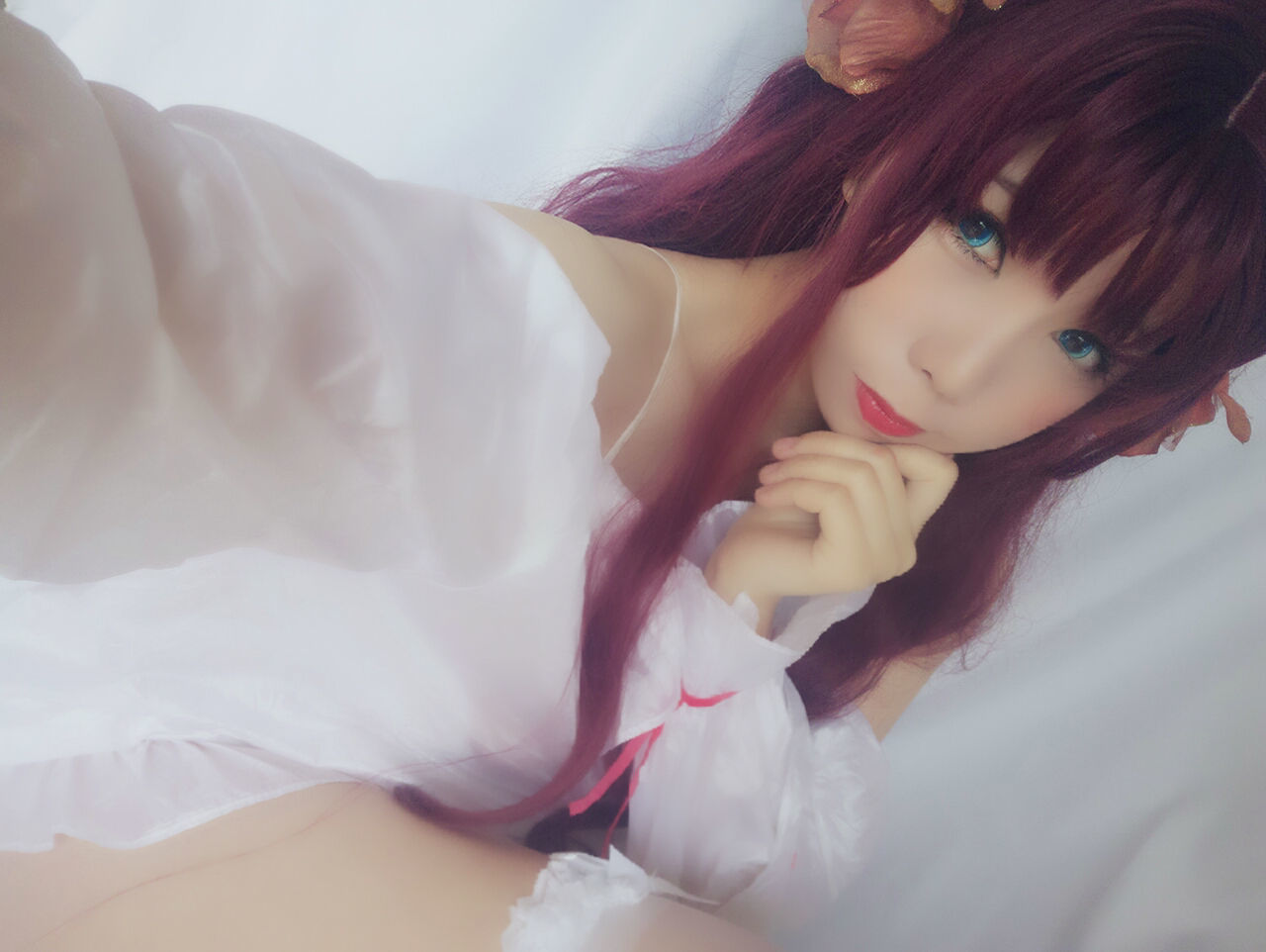 二次元巨乳美女鹿野希 红月幻想