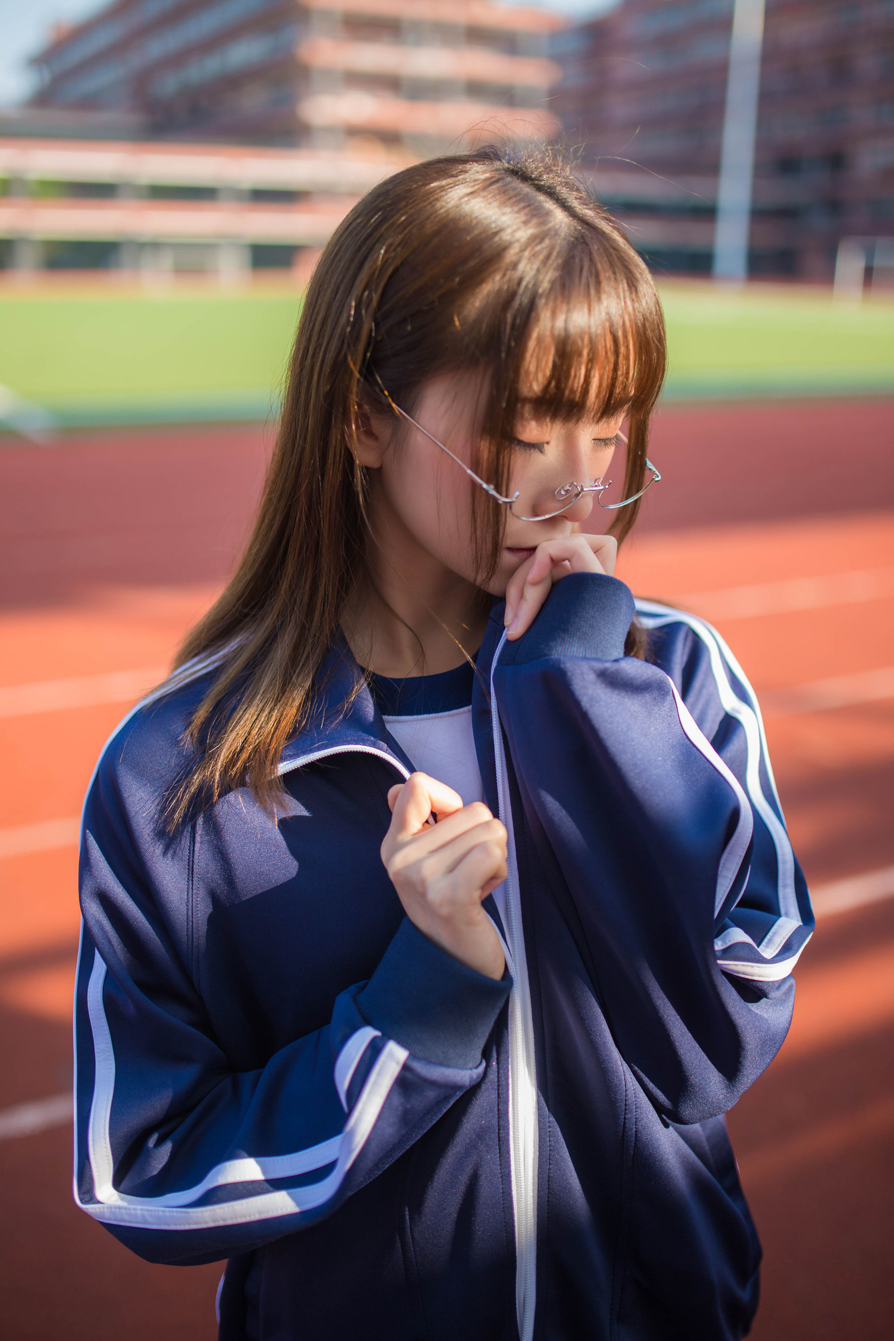 动漫博主Kitaro_绮太郎 蓝色运动服女孩