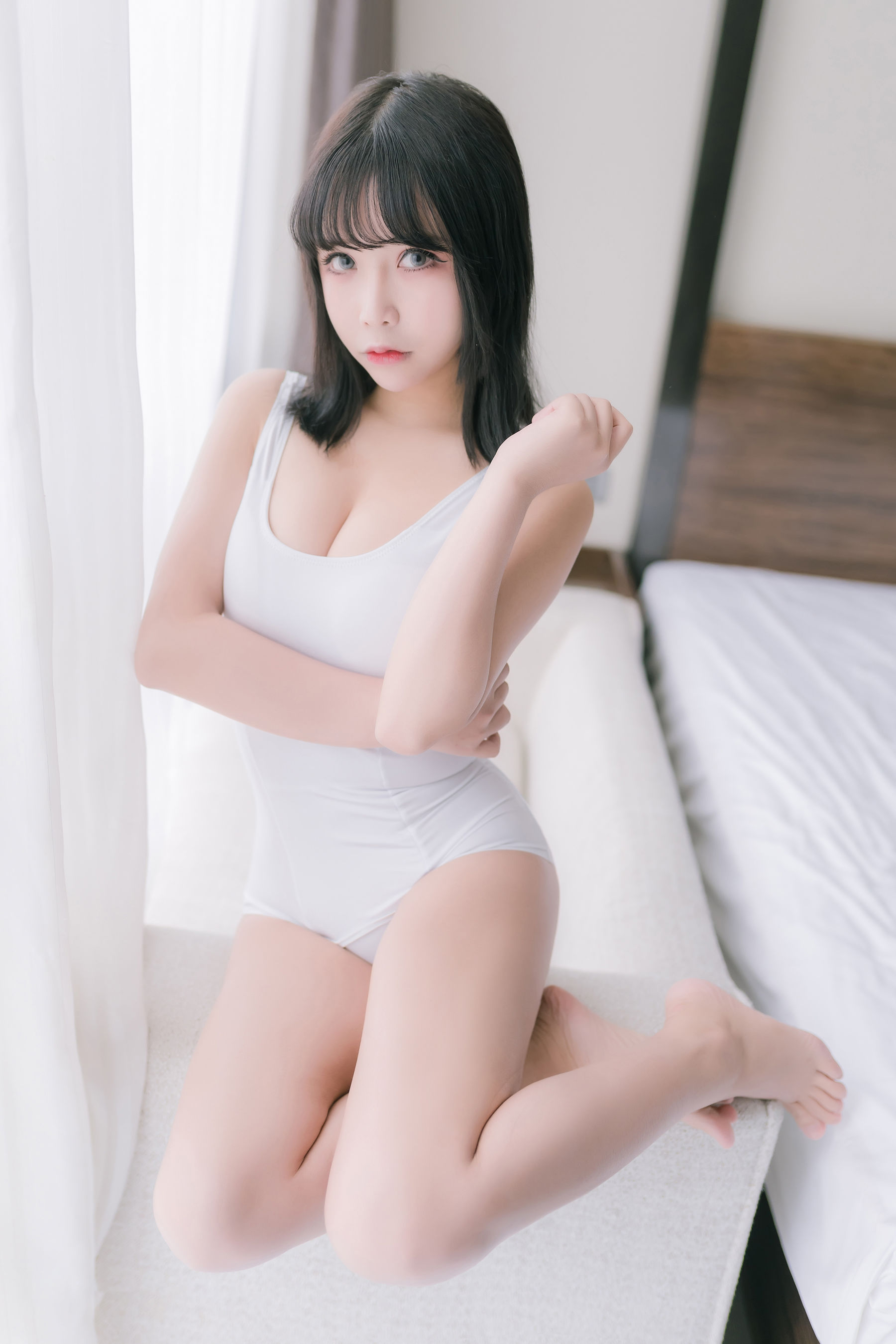 二次元妹子抱走莫子aa 大姐姐