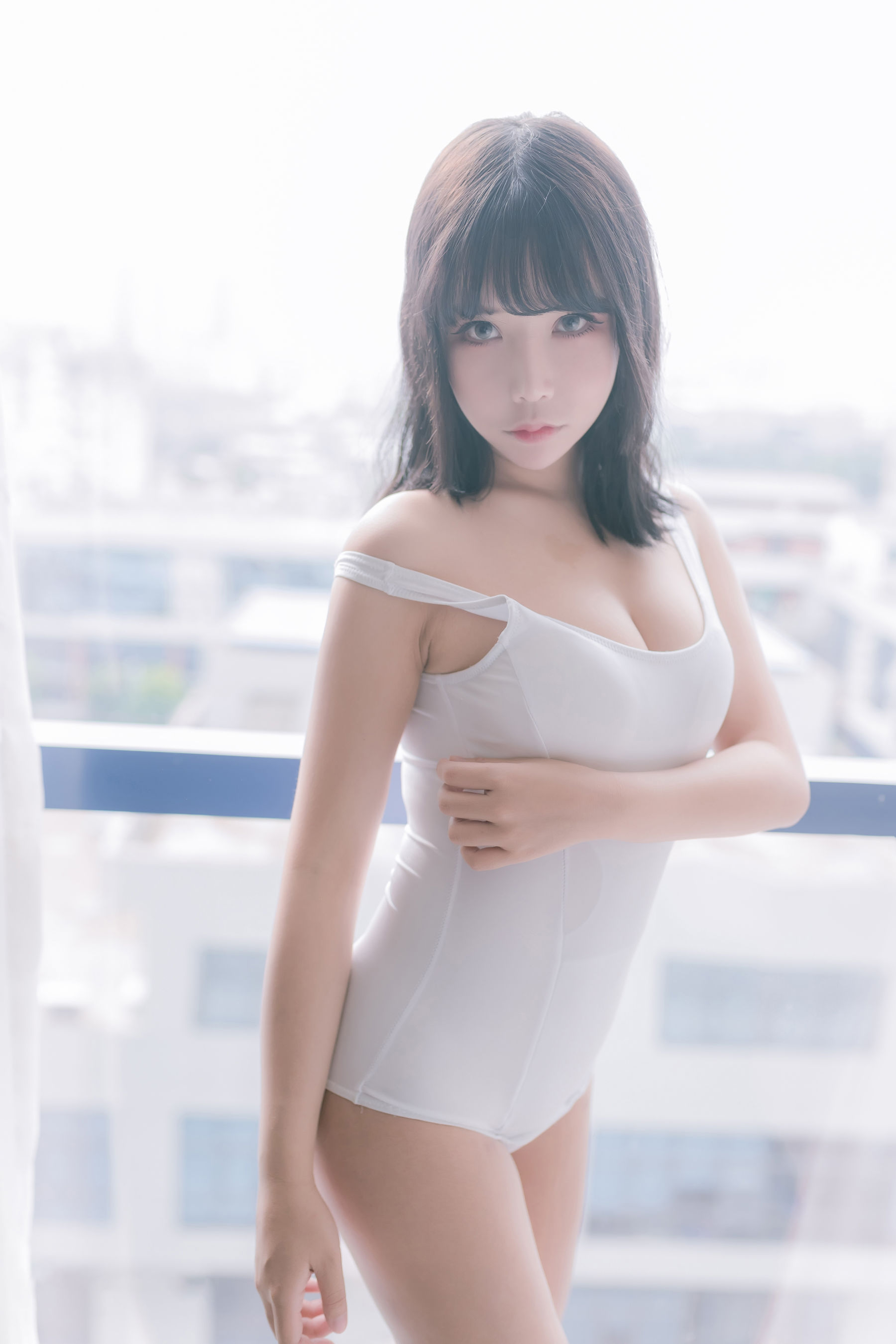 二次元妹子抱走莫子aa 大姐姐