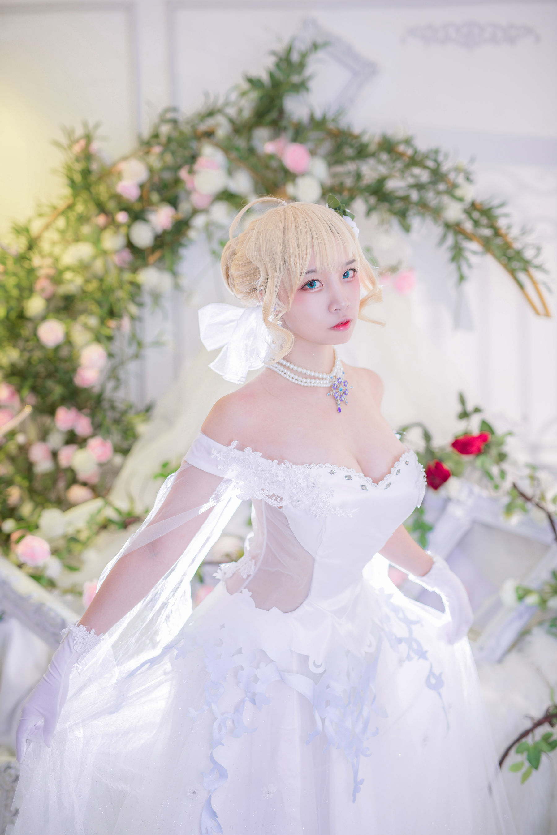 人气Coser二佐Nisa 花嫁
