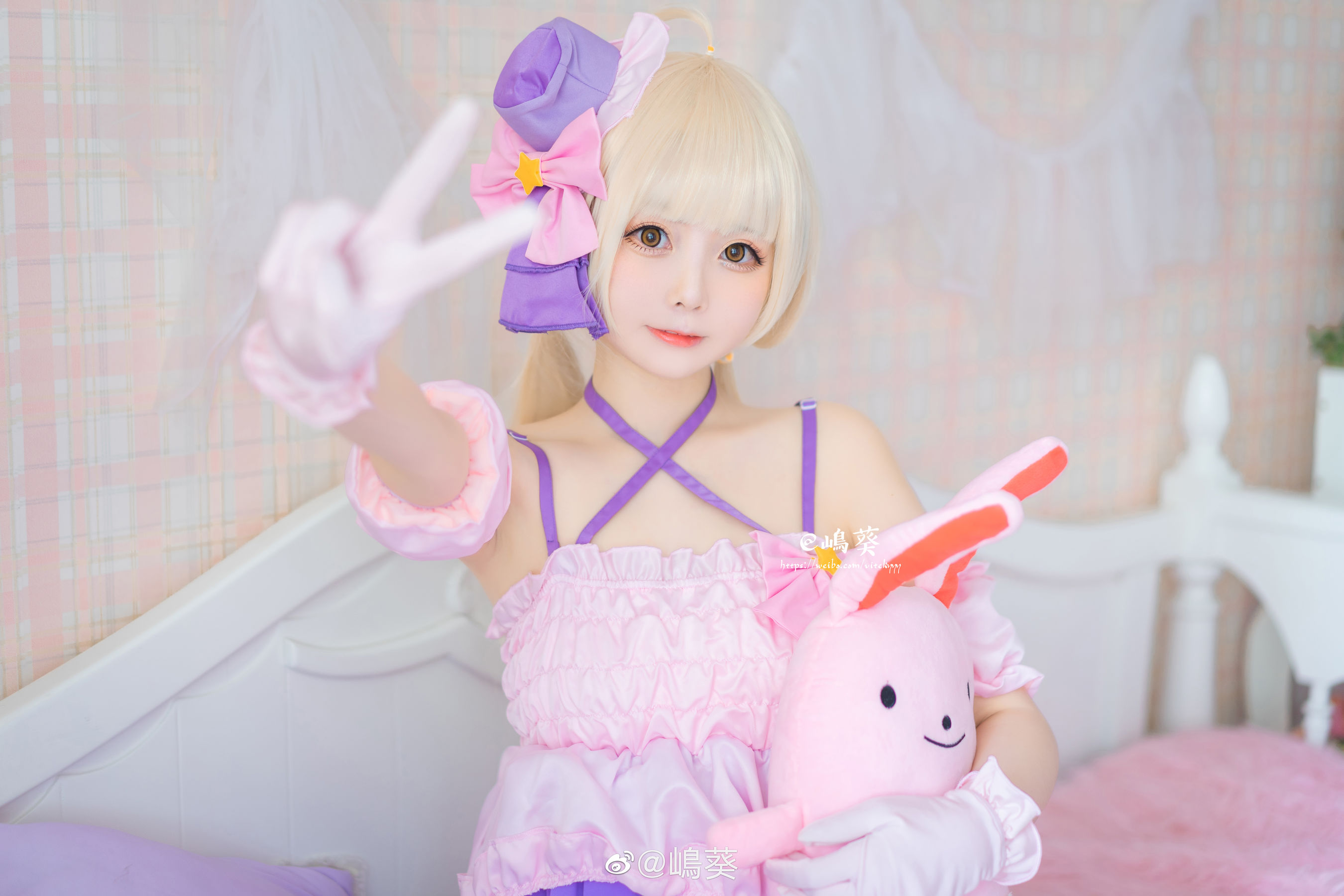 微博美女嶋葵 双叶杏打歌服