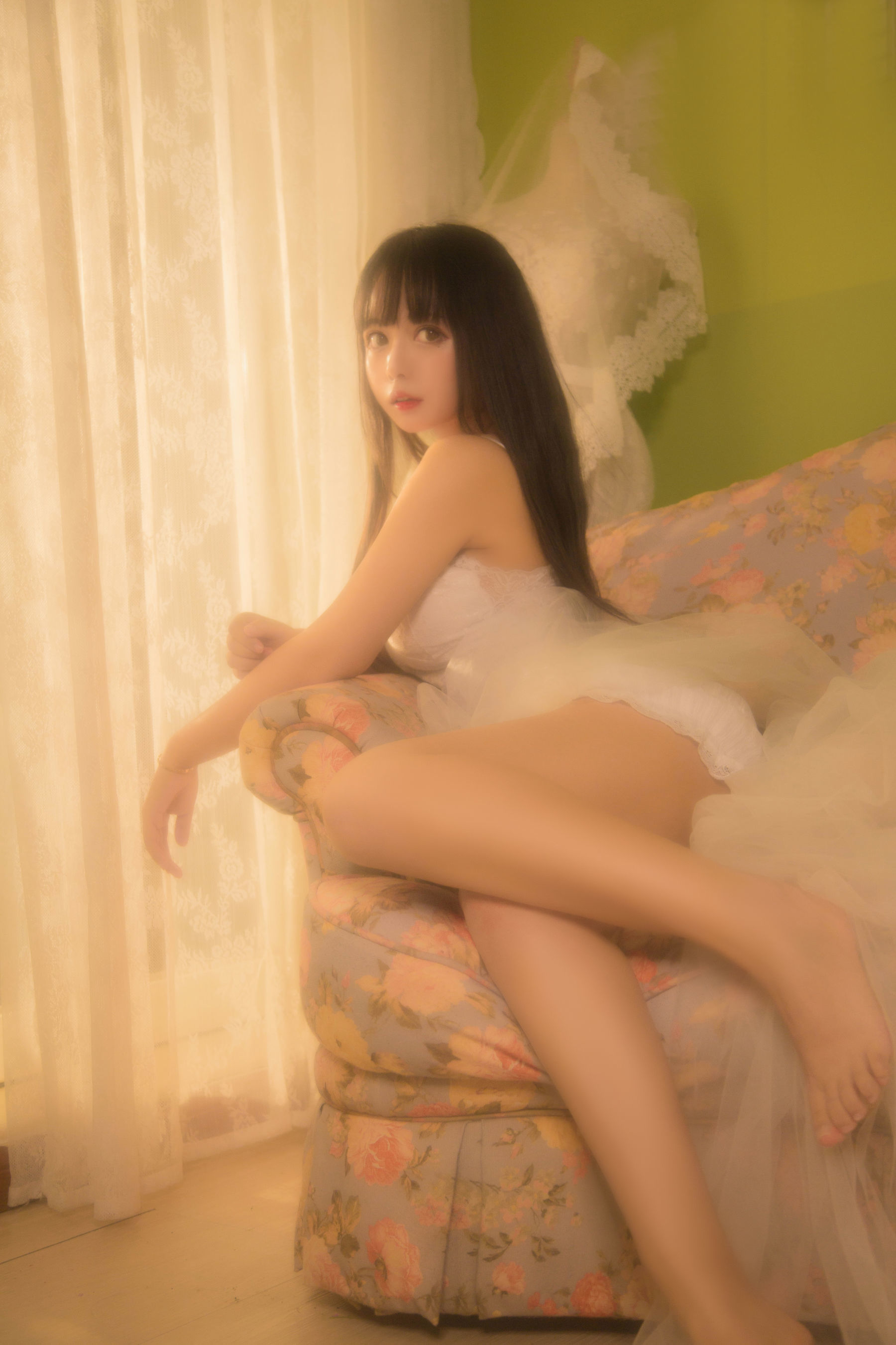 大眼萌妹黑猫猫OvO 少女写真
