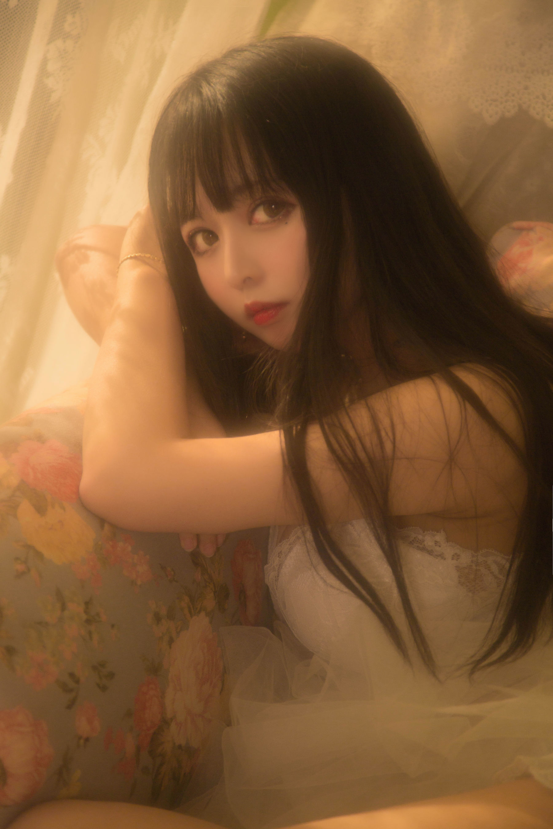 大眼萌妹黑猫猫OvO 少女写真