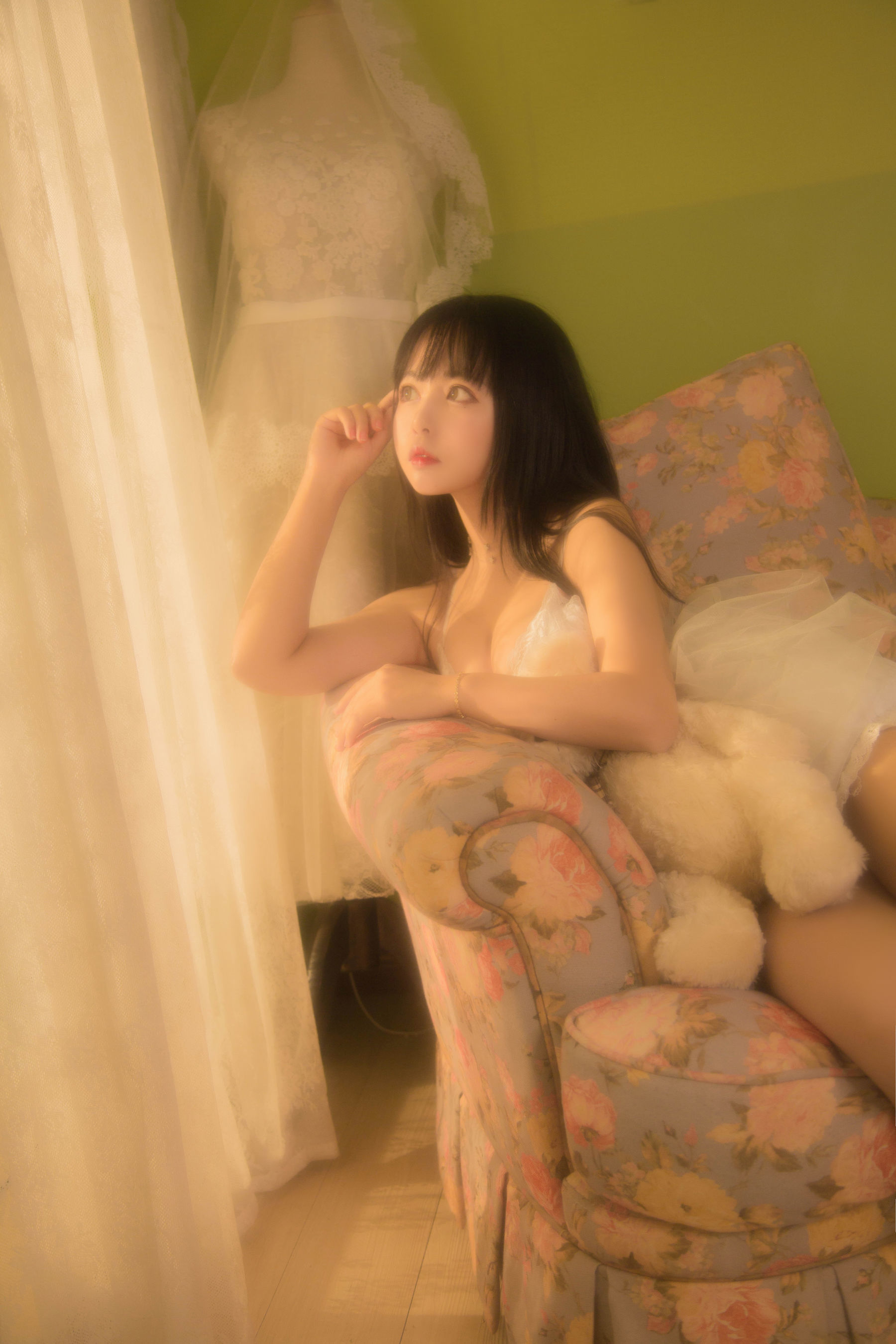 大眼萌妹黑猫猫OvO 少女写真