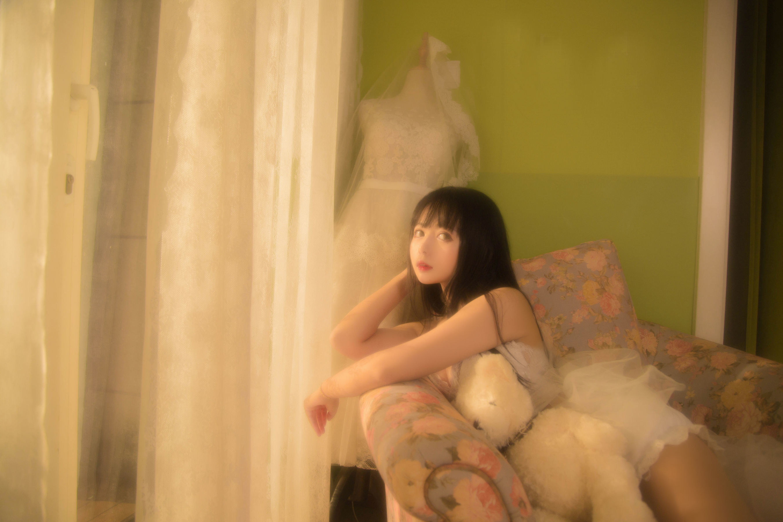 大眼萌妹黑猫猫OvO 少女写真