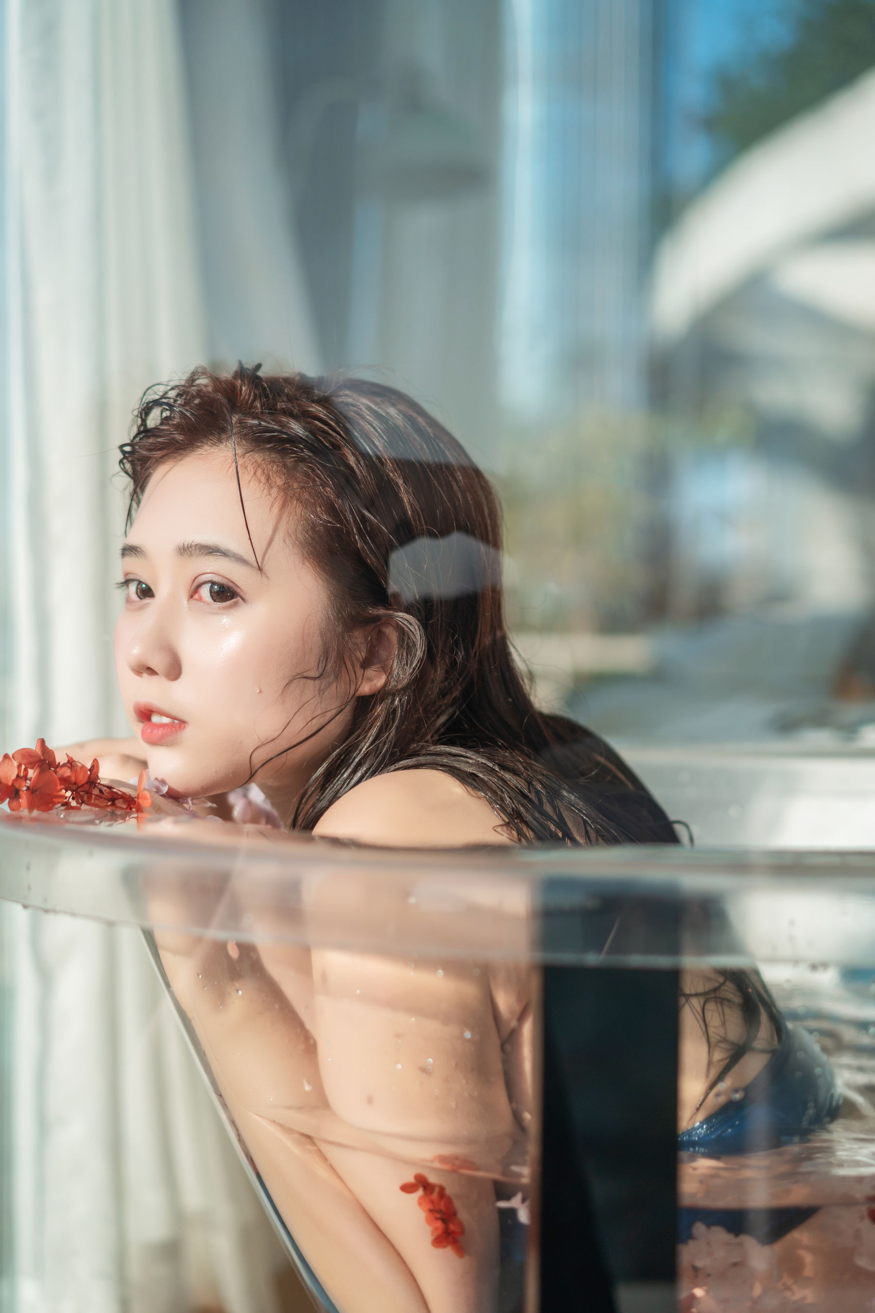 微博福利姬镜酱 私奔之泳衣