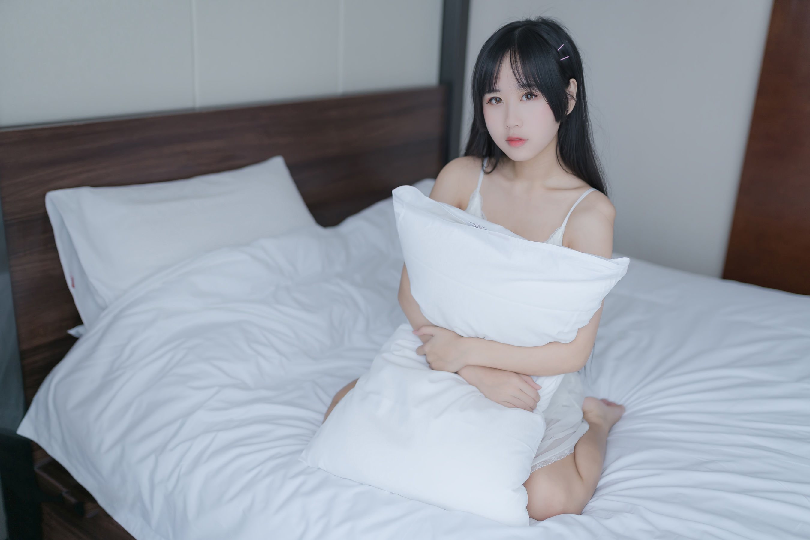 阳光美少女萌芽儿o0 白色私房