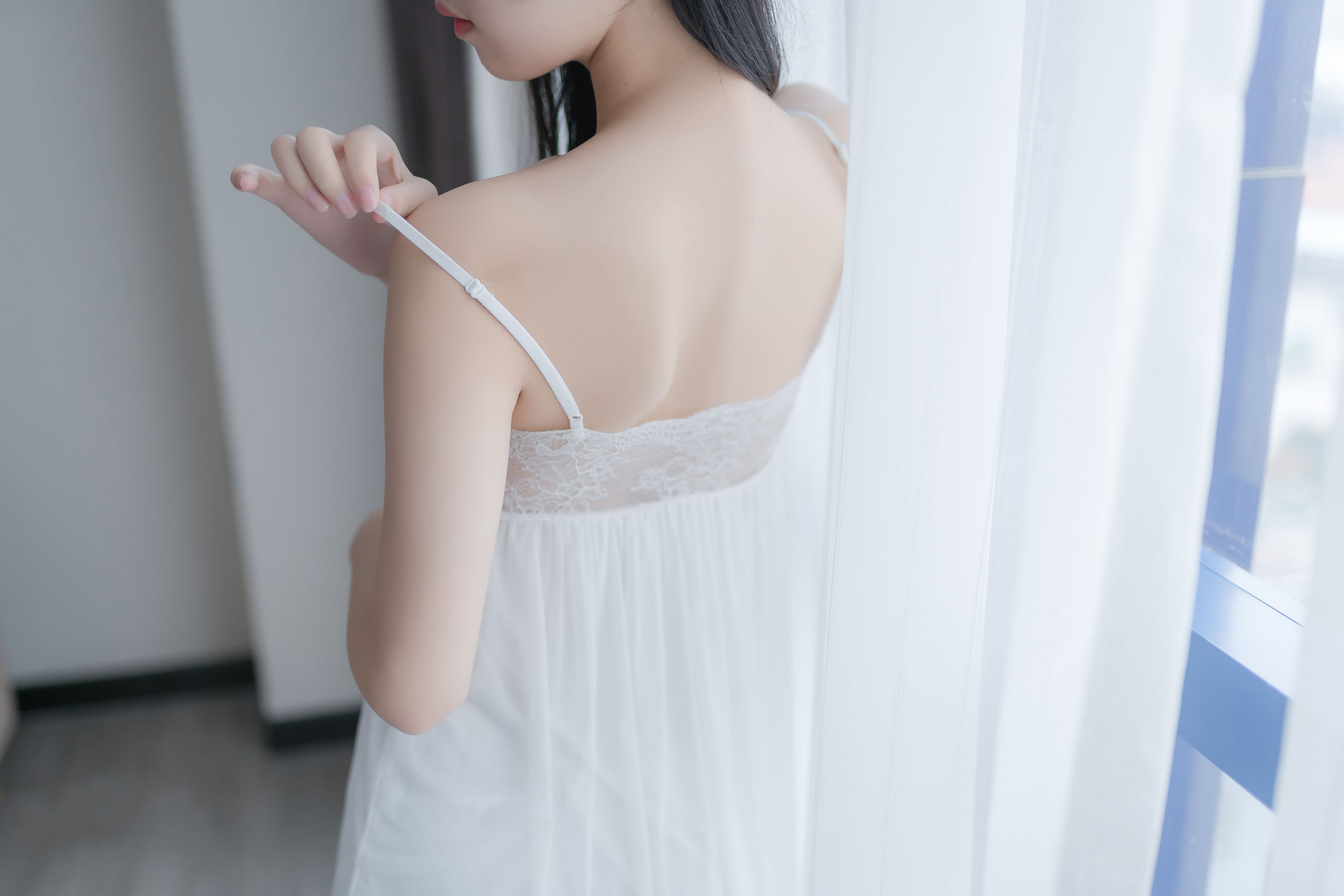 阳光美少女萌芽儿o0 白色私房