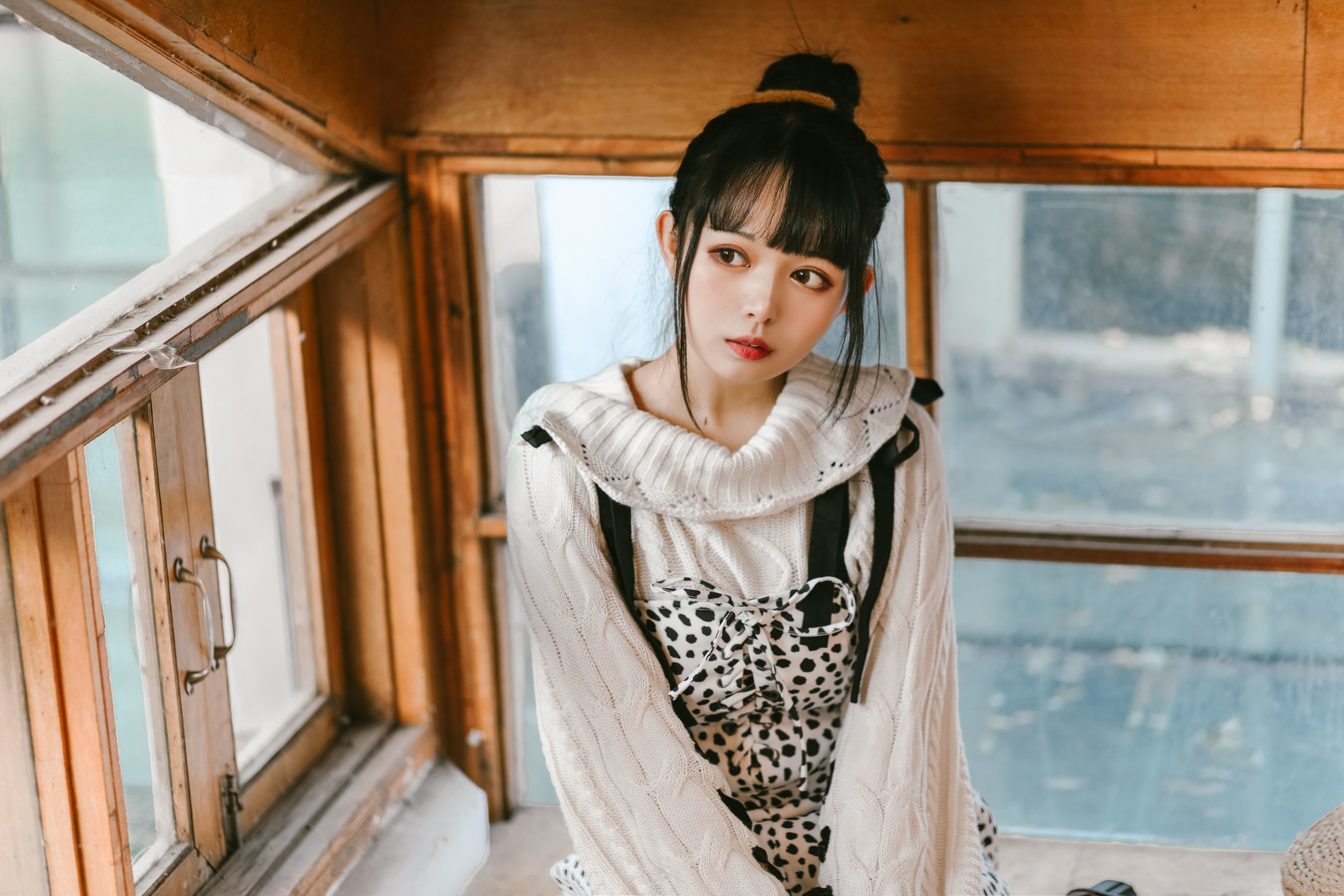 大眼萌妹黑猫猫OvO 少女心事