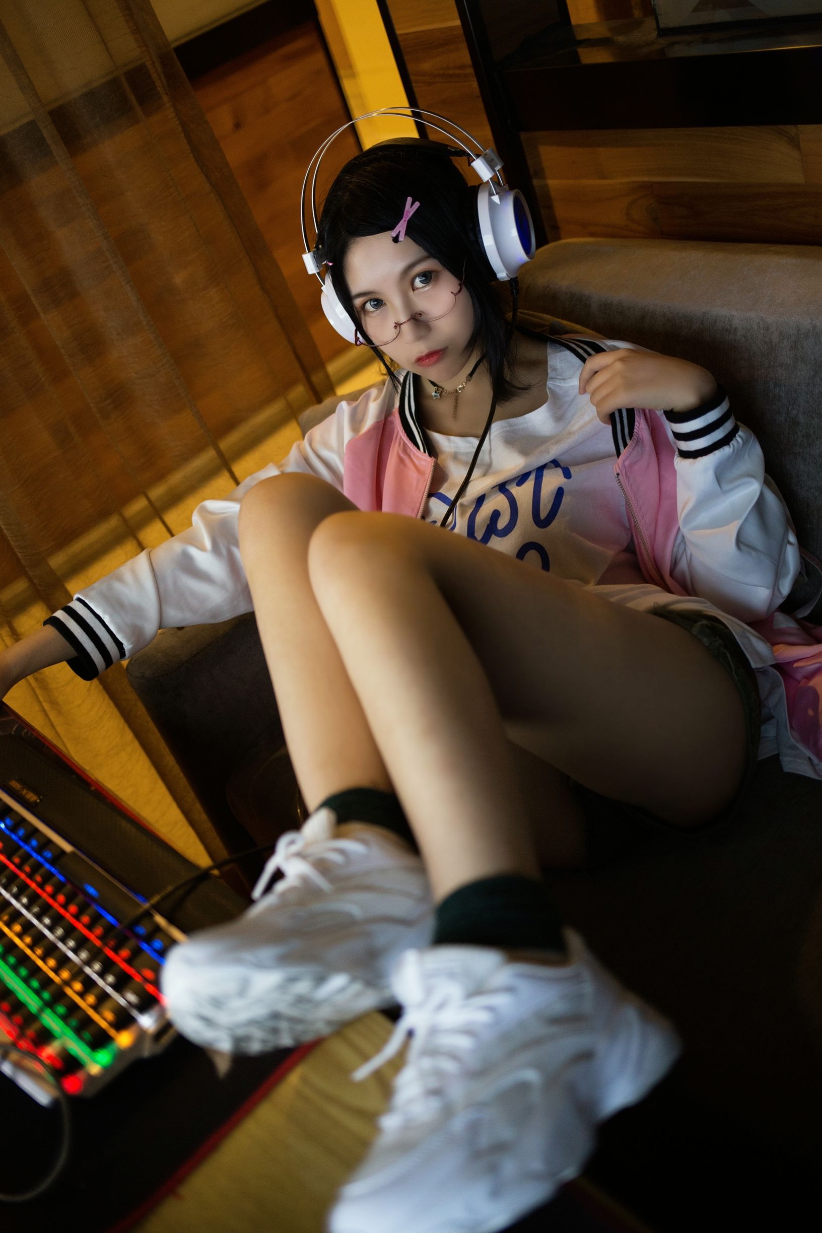 COSER美女逐月su 网吧历险记
