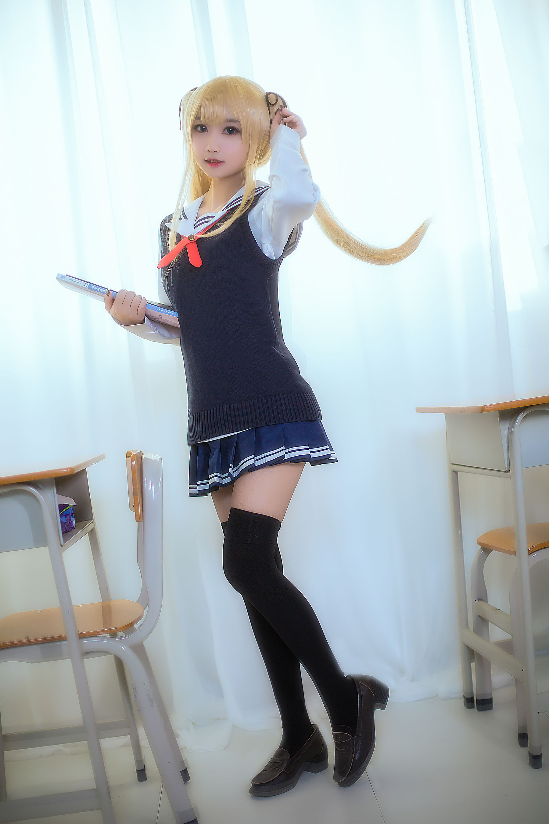 白嫩美少女鬼畜瑶 校服