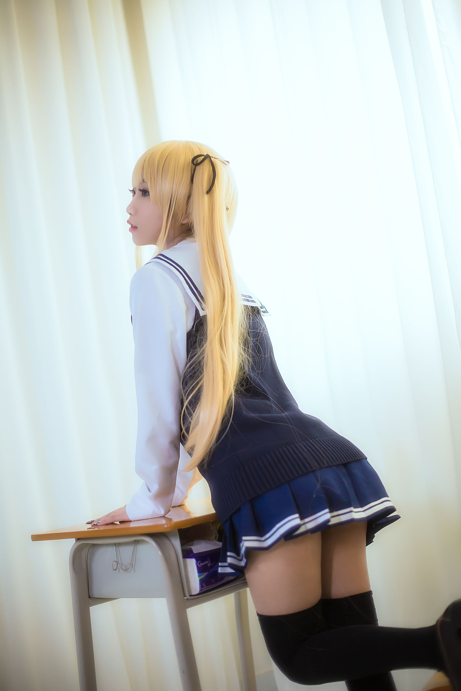 白嫩美少女鬼畜瑶 校服