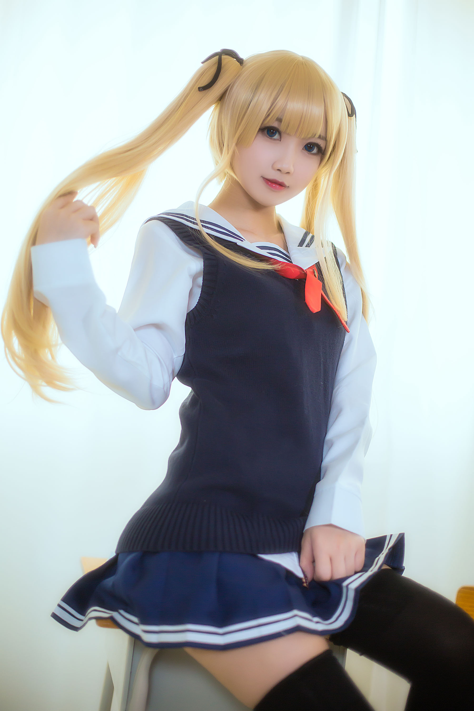 白嫩美少女鬼畜瑶 校服