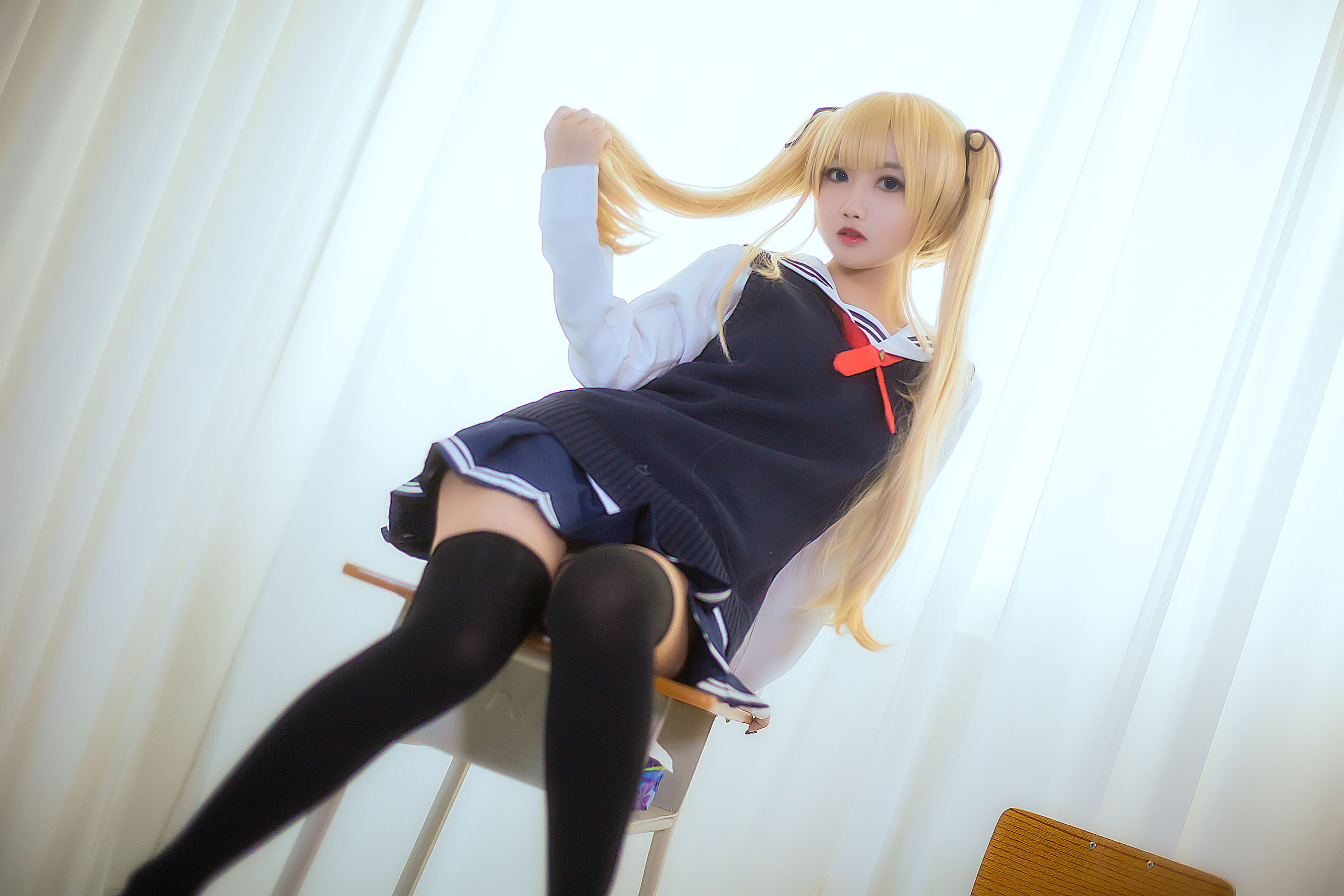 白嫩美少女鬼畜瑶 校服