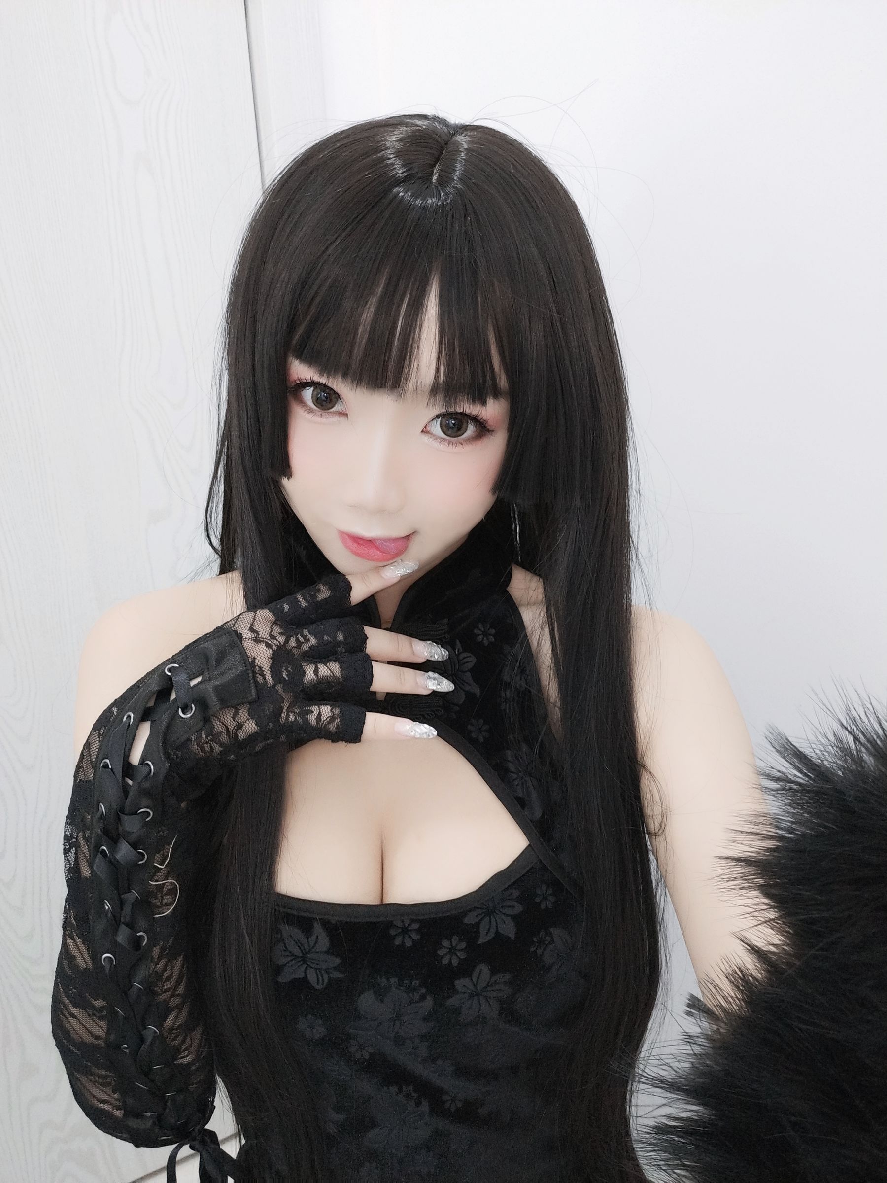白嫩美少女鬼畜瑶 黑色旗袍