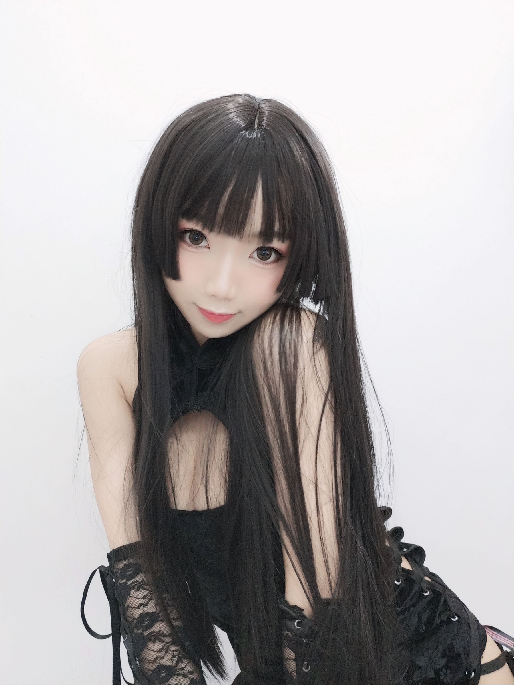 白嫩美少女鬼畜瑶 黑色旗袍