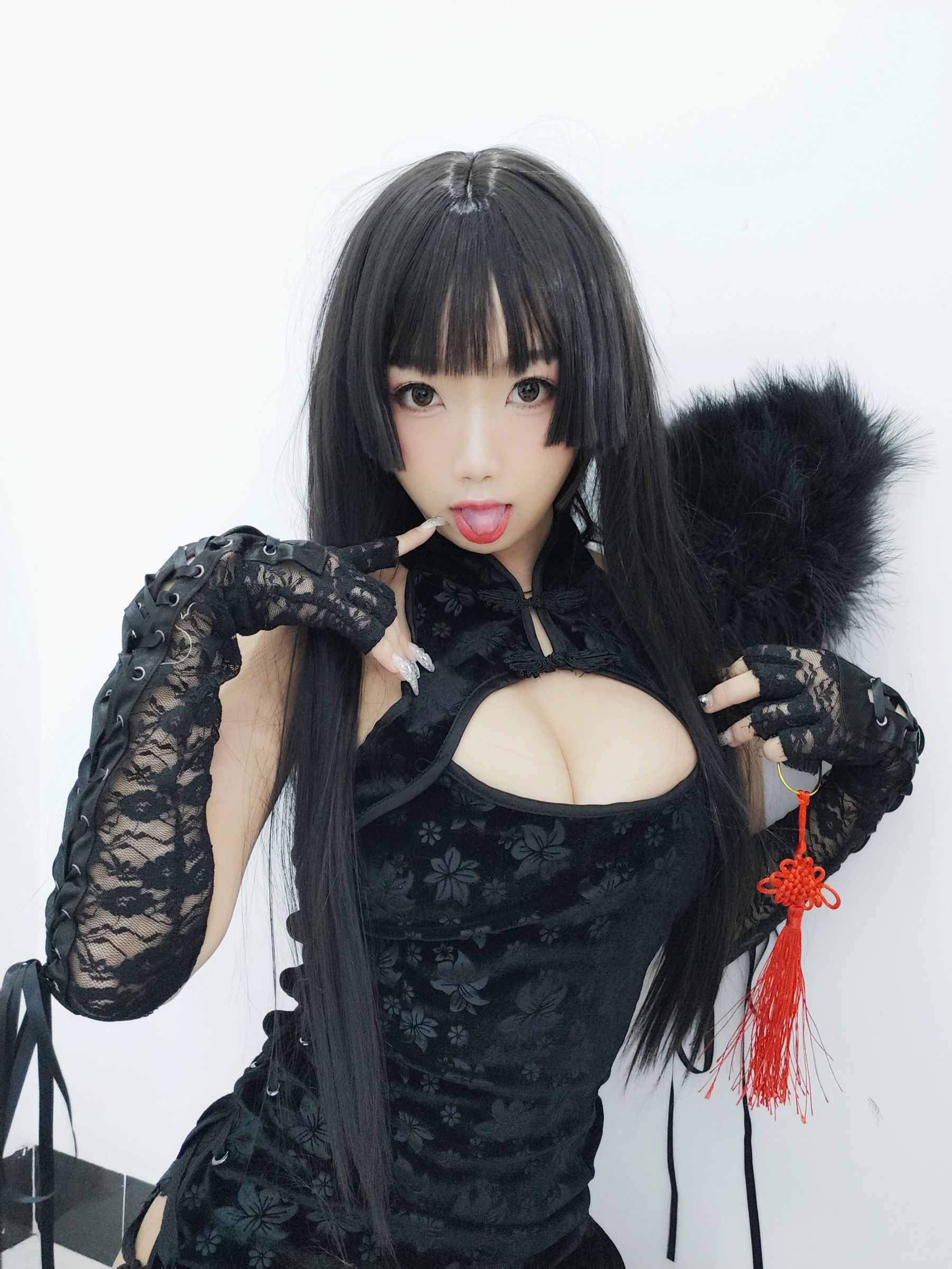 白嫩美少女鬼畜瑶 黑色旗袍