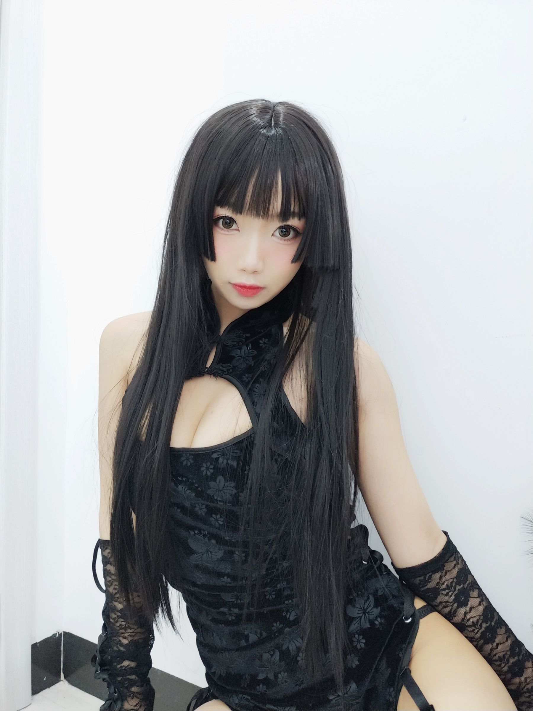 白嫩美少女鬼畜瑶 黑色旗袍