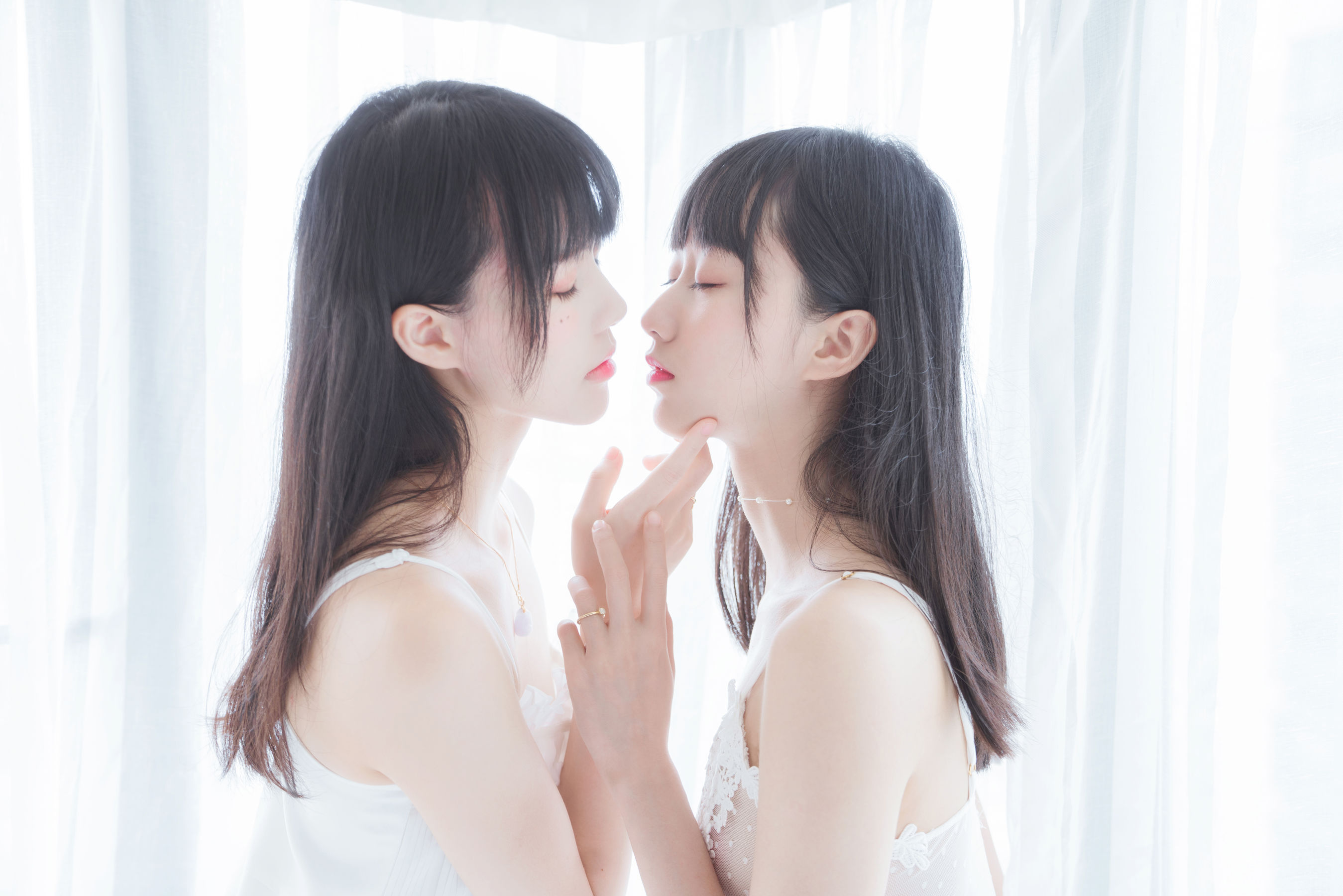 萌系小姐姐木绵绵OwO&桜桃喵 朝(白裙×白裙)