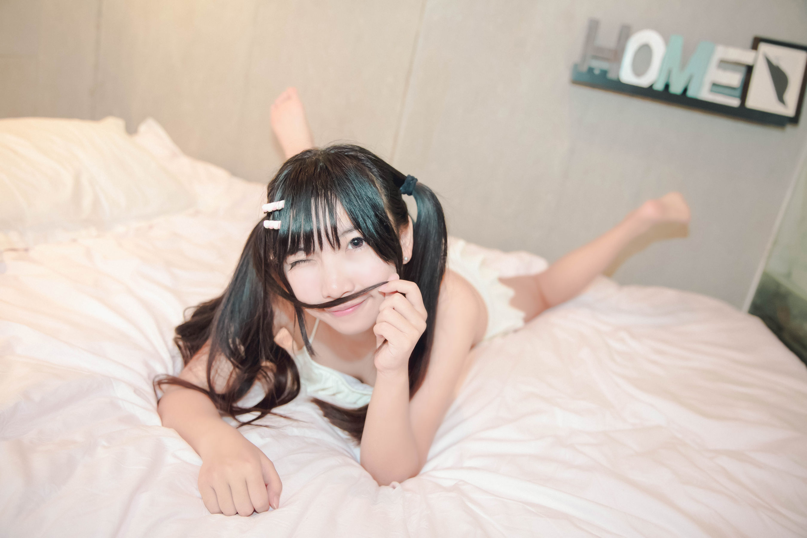 萝莉蜜嘟喵 白泳衣