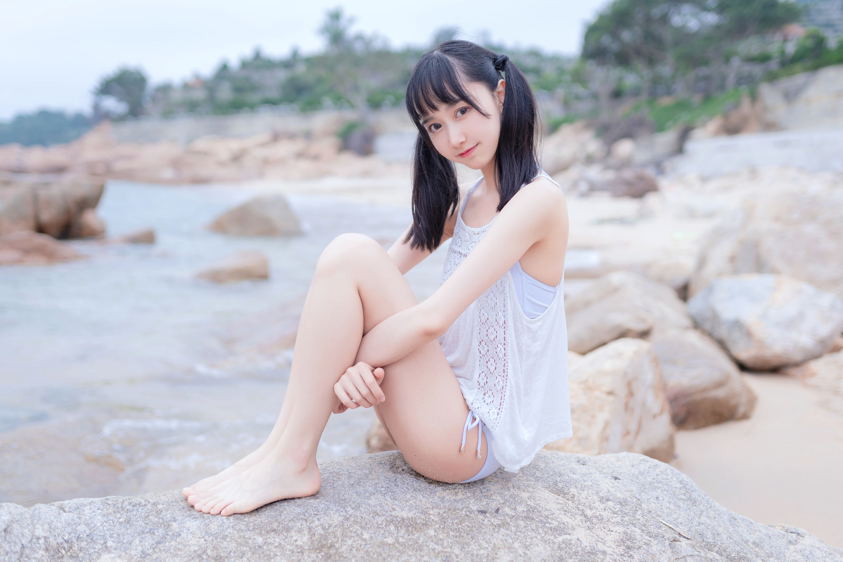 萌系小姐姐木绵绵OwO 海边白色比基尼