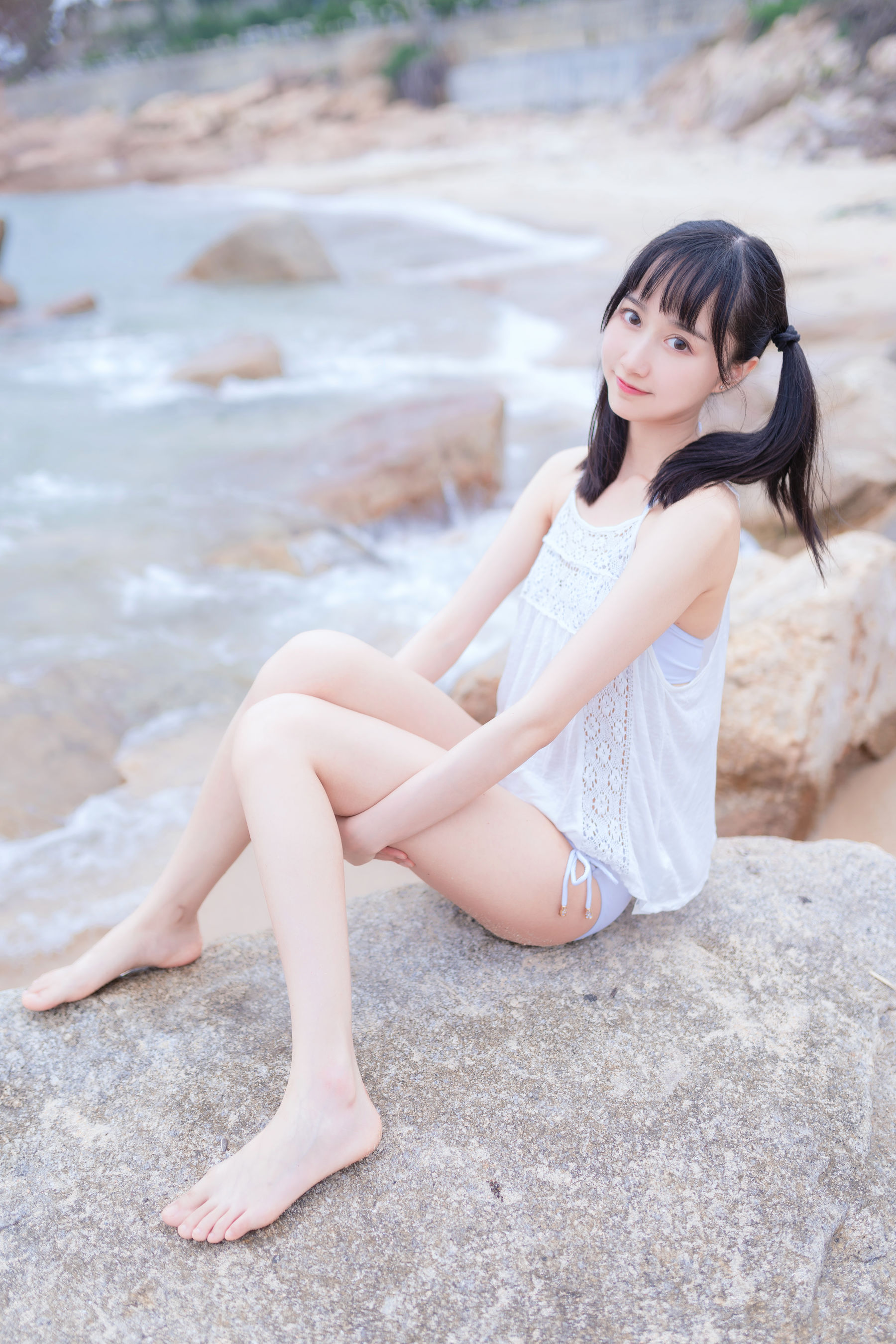 萌系小姐姐木绵绵OwO 海边白色比基尼