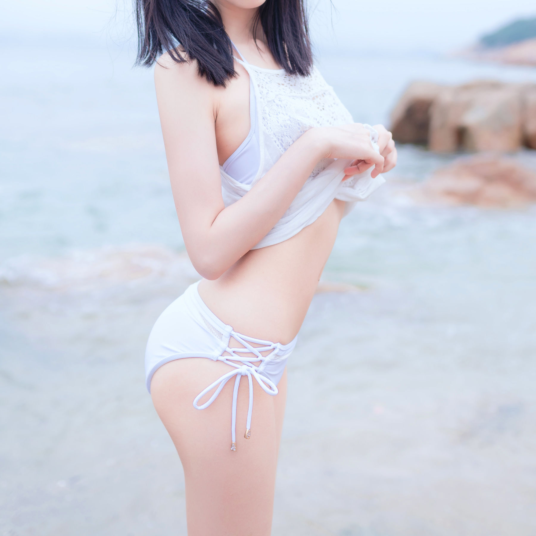 萌系小姐姐木绵绵OwO 海边白色比基尼