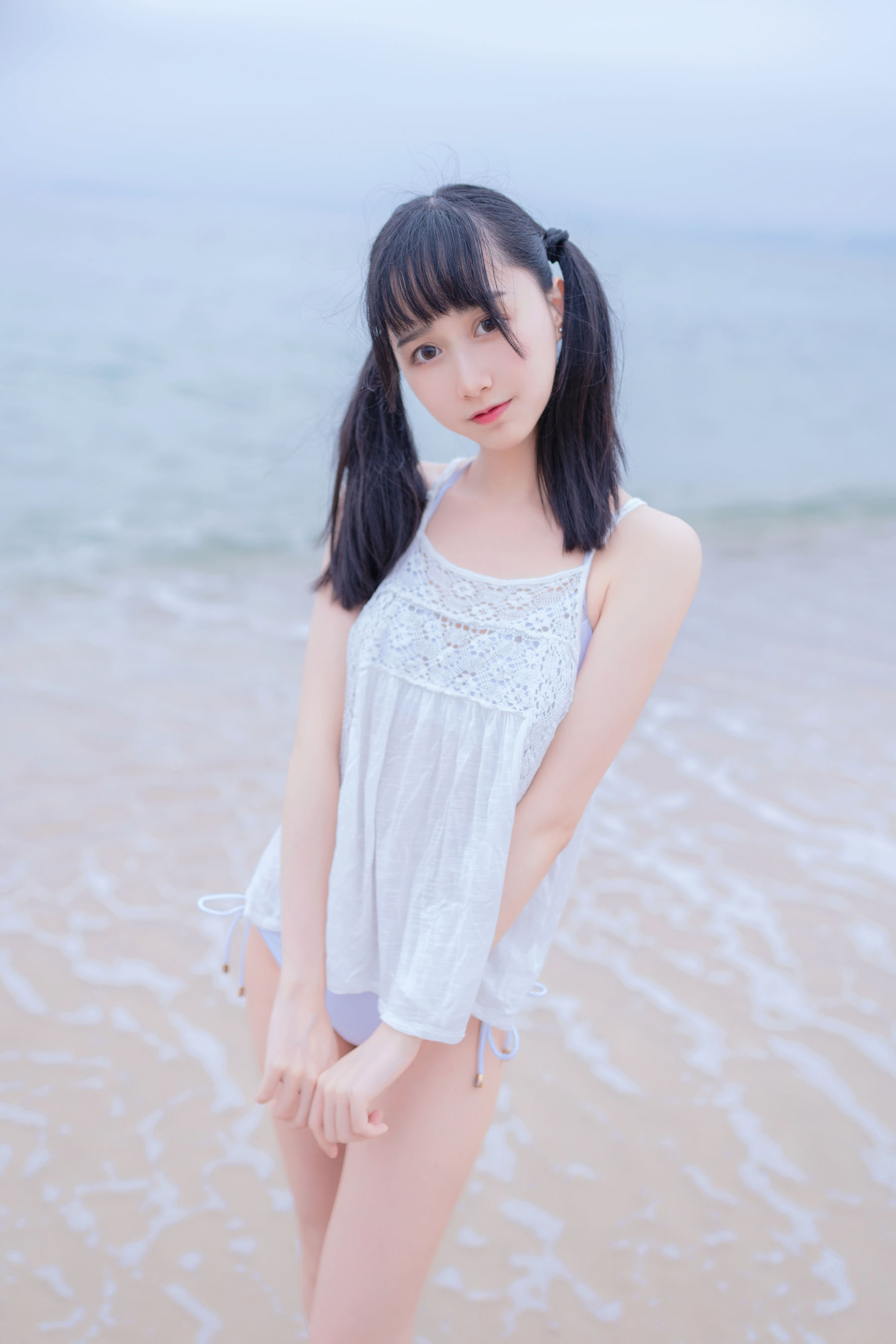 萌系小姐姐木绵绵OwO 海边白色比基尼