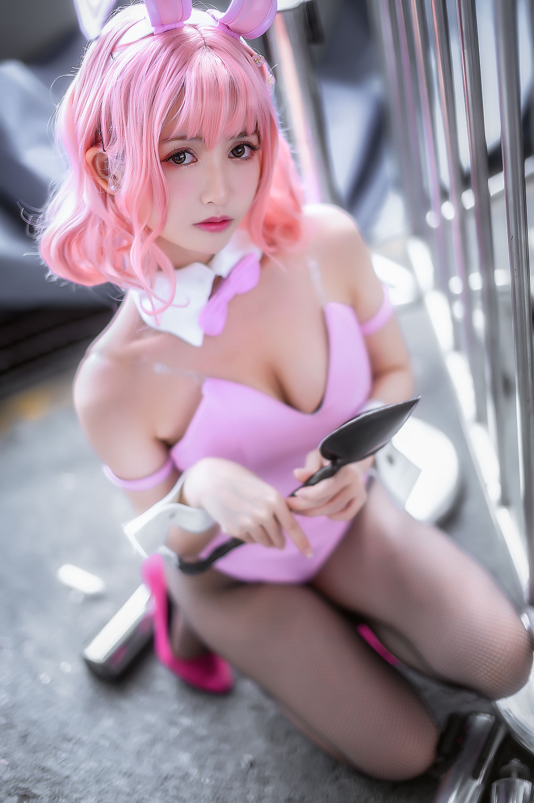 超人气Coser鳗鱼霏儿 粉红兔女郎