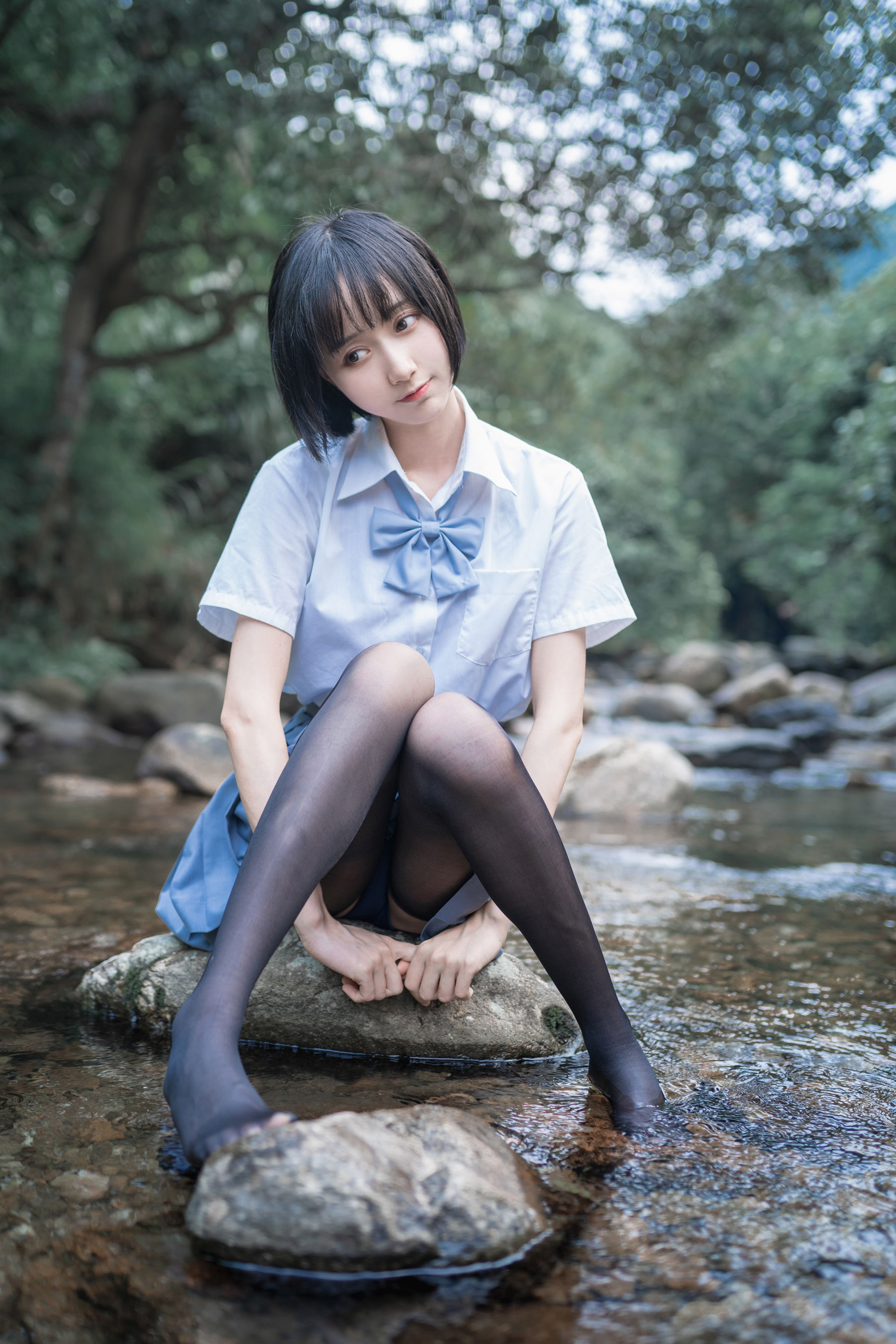 萌系小姐姐木绵绵OwO 水色溪边制服