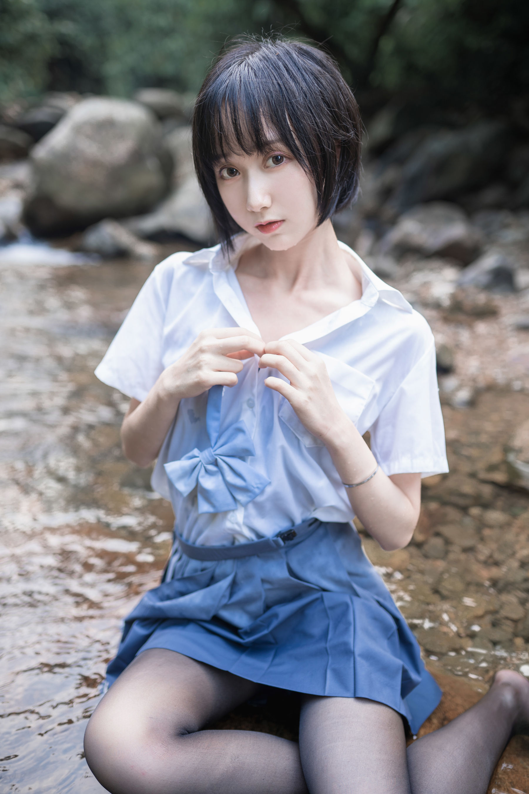 萌系小姐姐木绵绵OwO 水色溪边制服