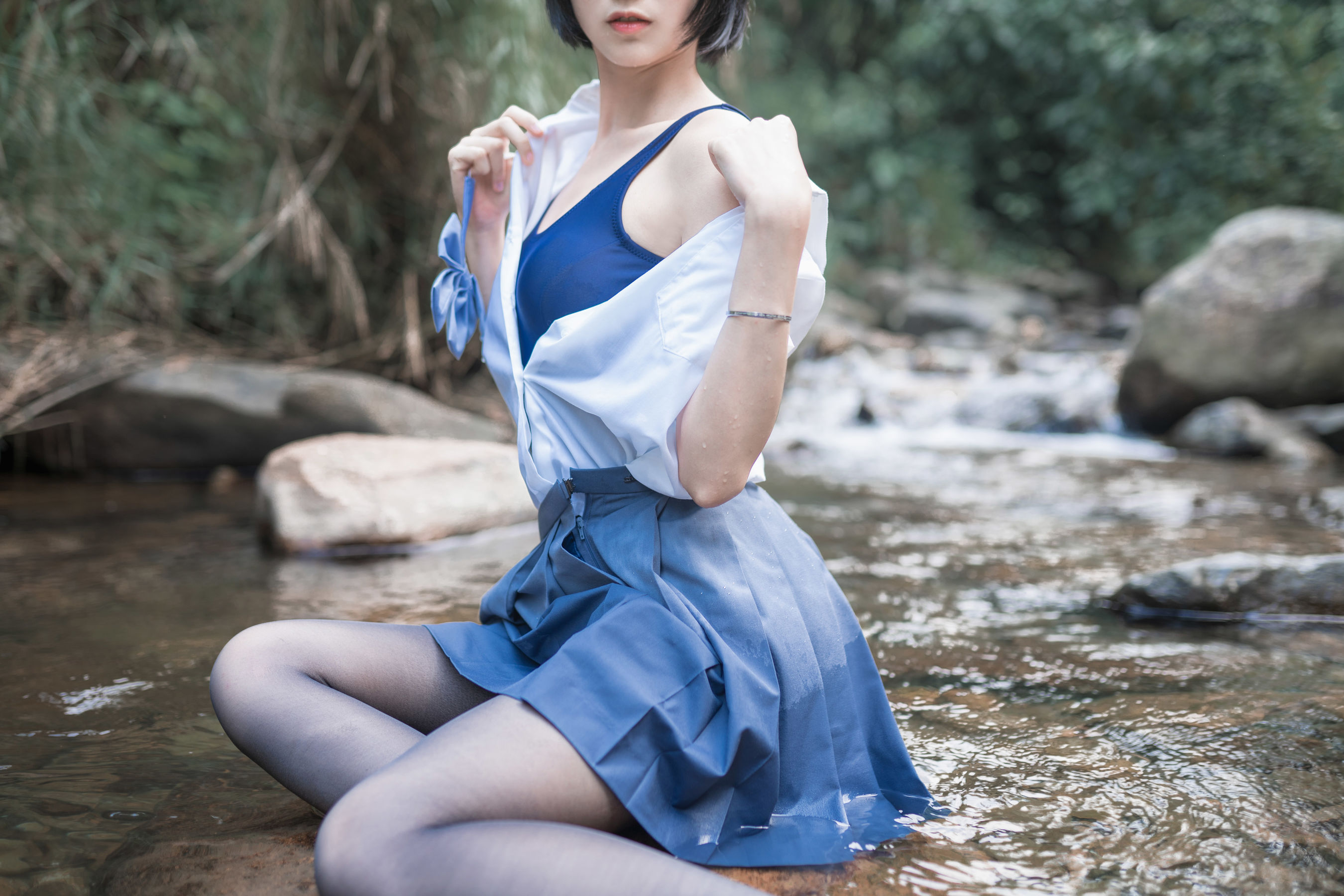 萌系小姐姐木绵绵OwO 水色溪边制服