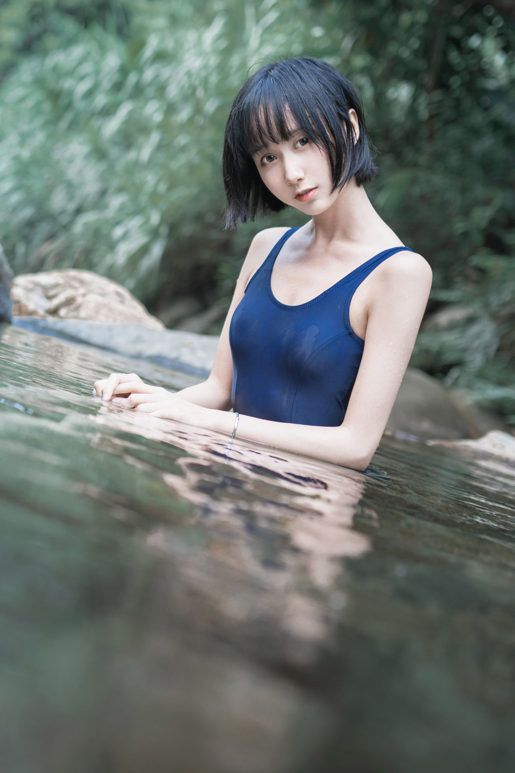 萌系小姐姐木绵绵OwO 水色溪边制服