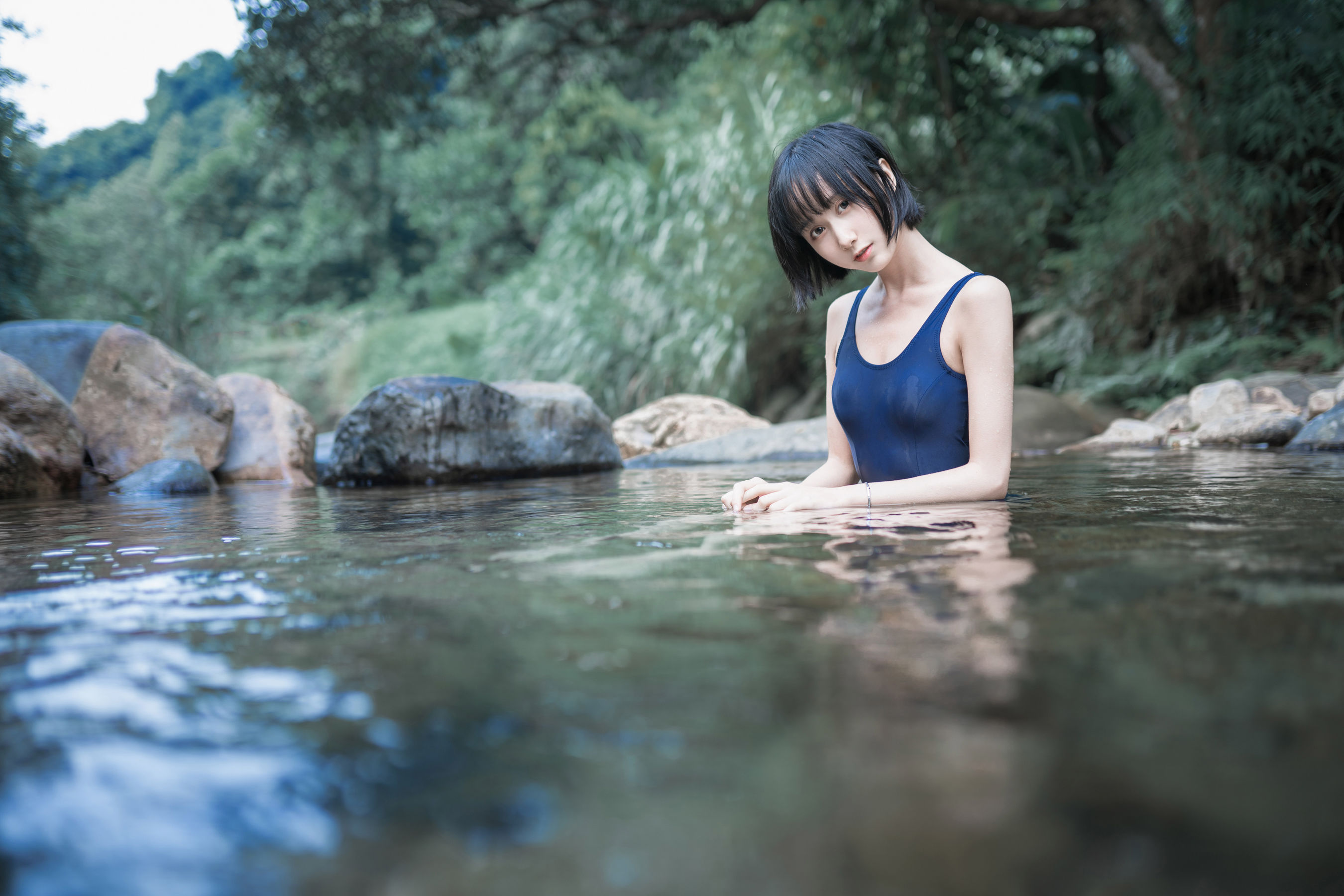萌系小姐姐木绵绵OwO 水色溪边制服