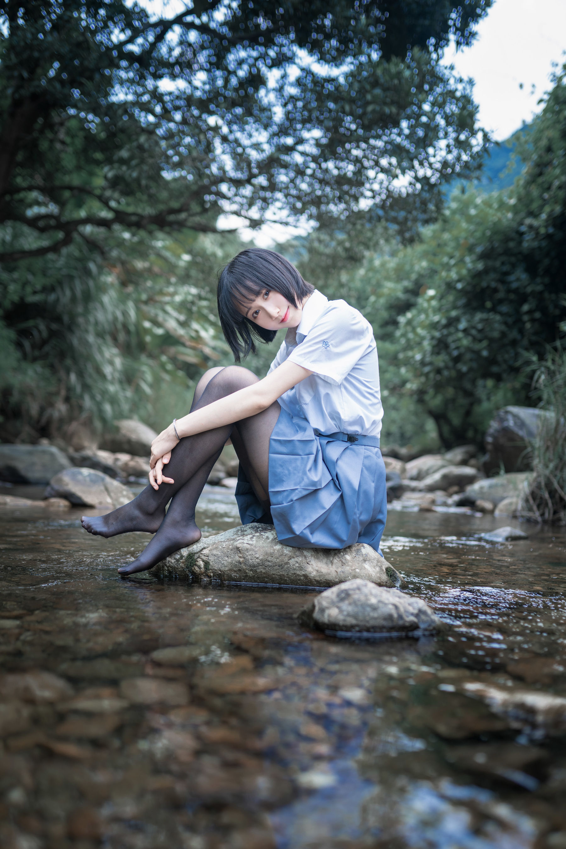 萌系小姐姐木绵绵OwO 水色溪边制服