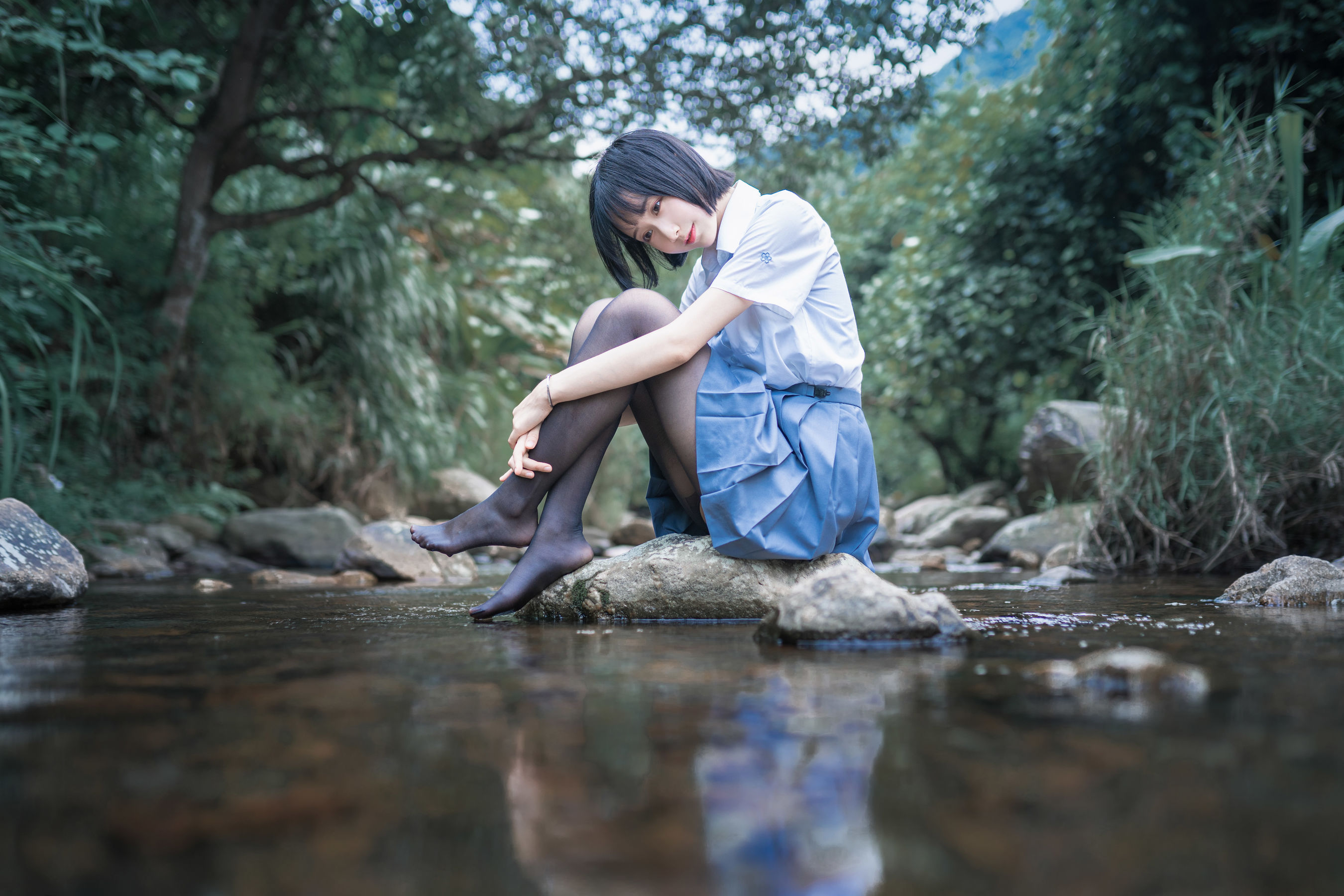萌系小姐姐木绵绵OwO 水色溪边制服