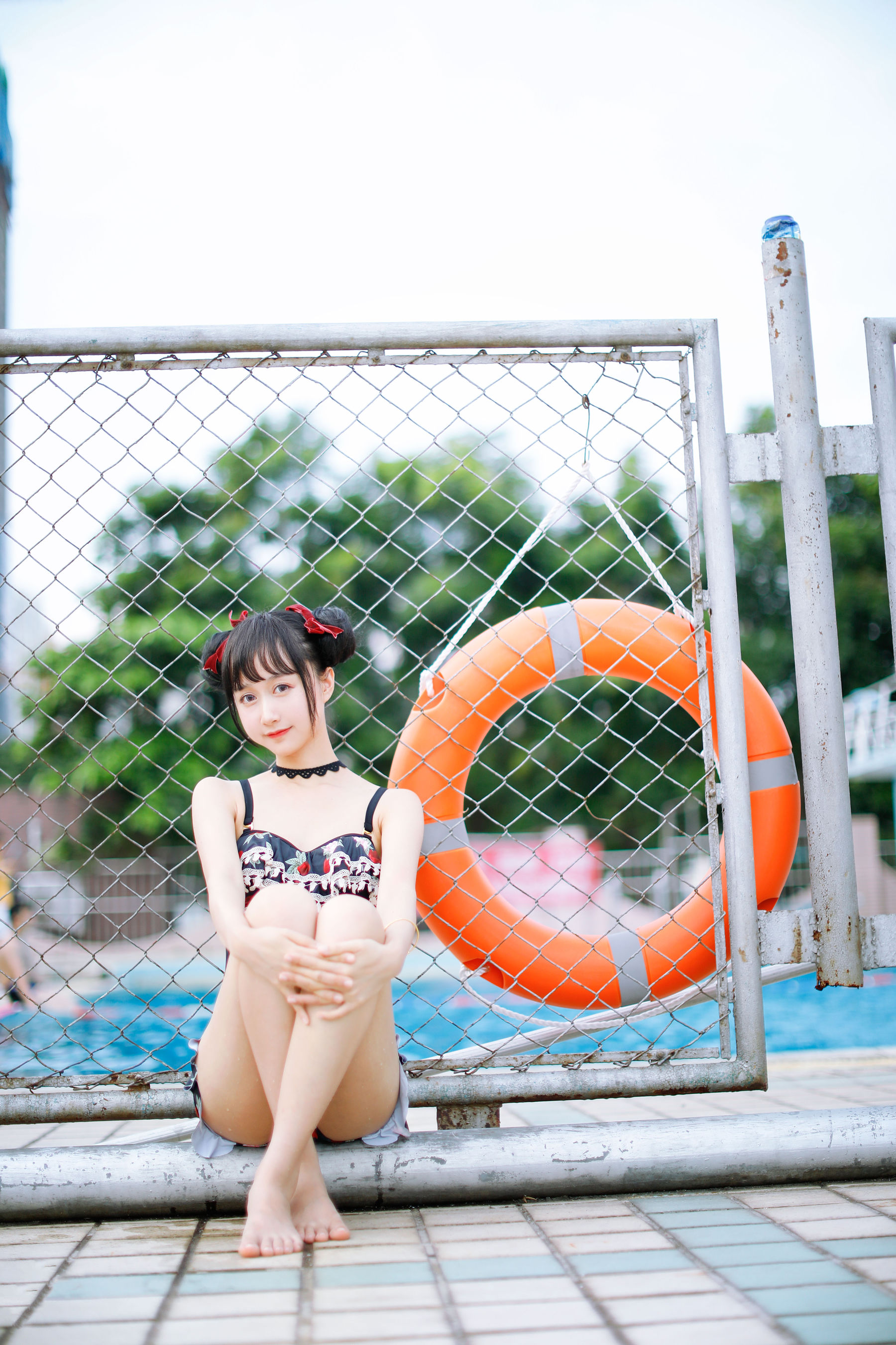 萌系小姐姐木绵绵OwO 草莓泳衣