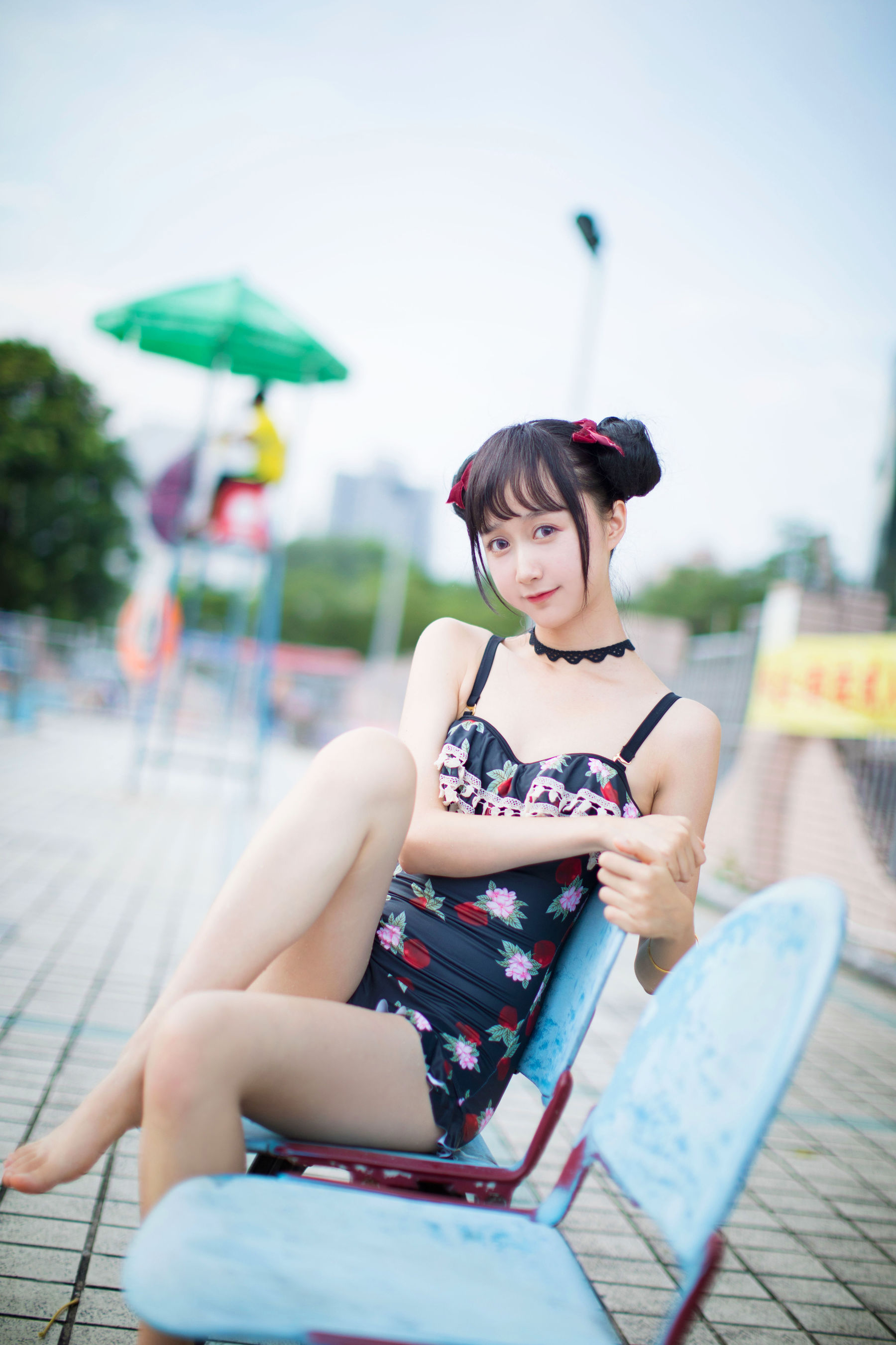 萌系小姐姐木绵绵OwO 草莓泳衣