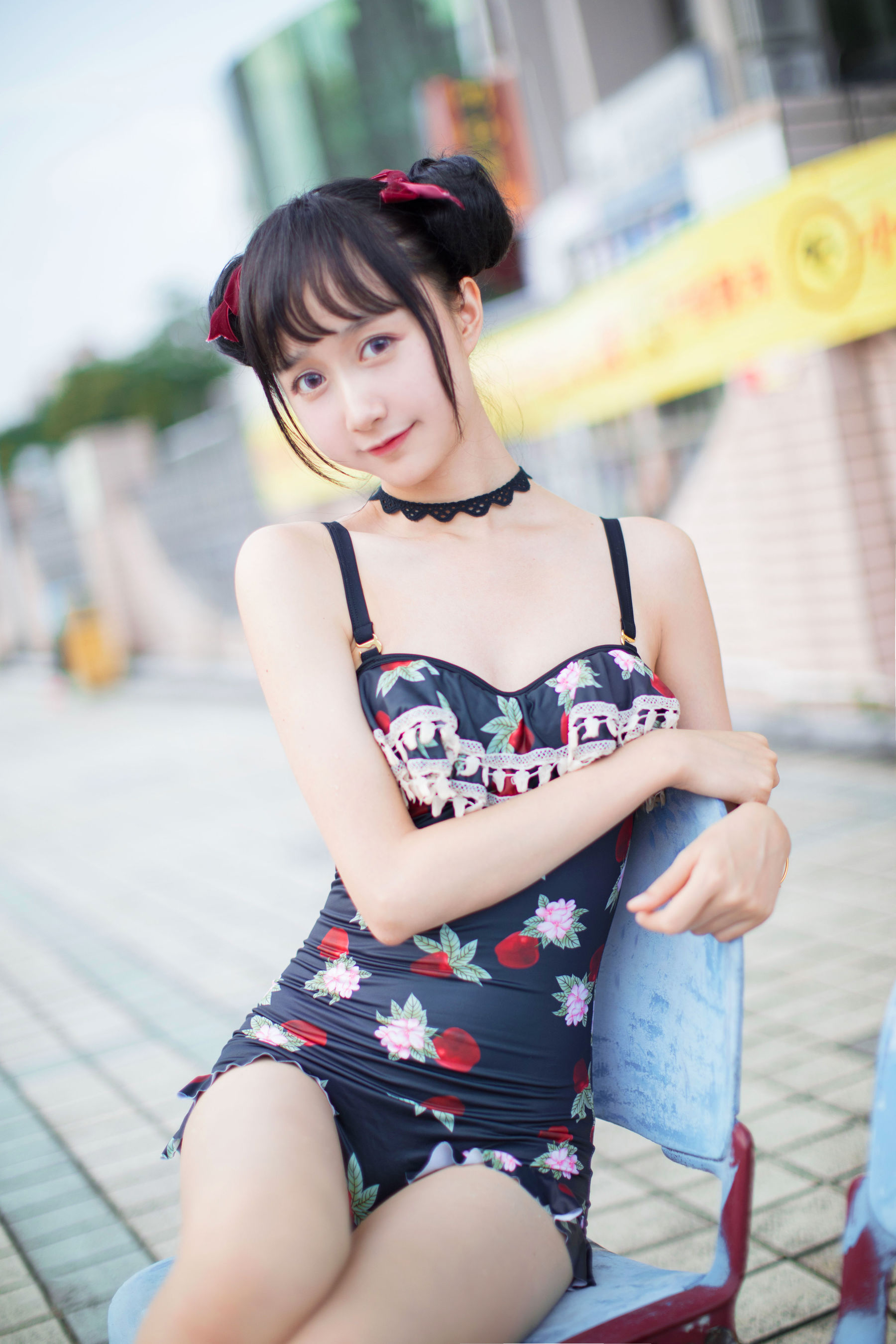萌系小姐姐木绵绵OwO 草莓泳衣