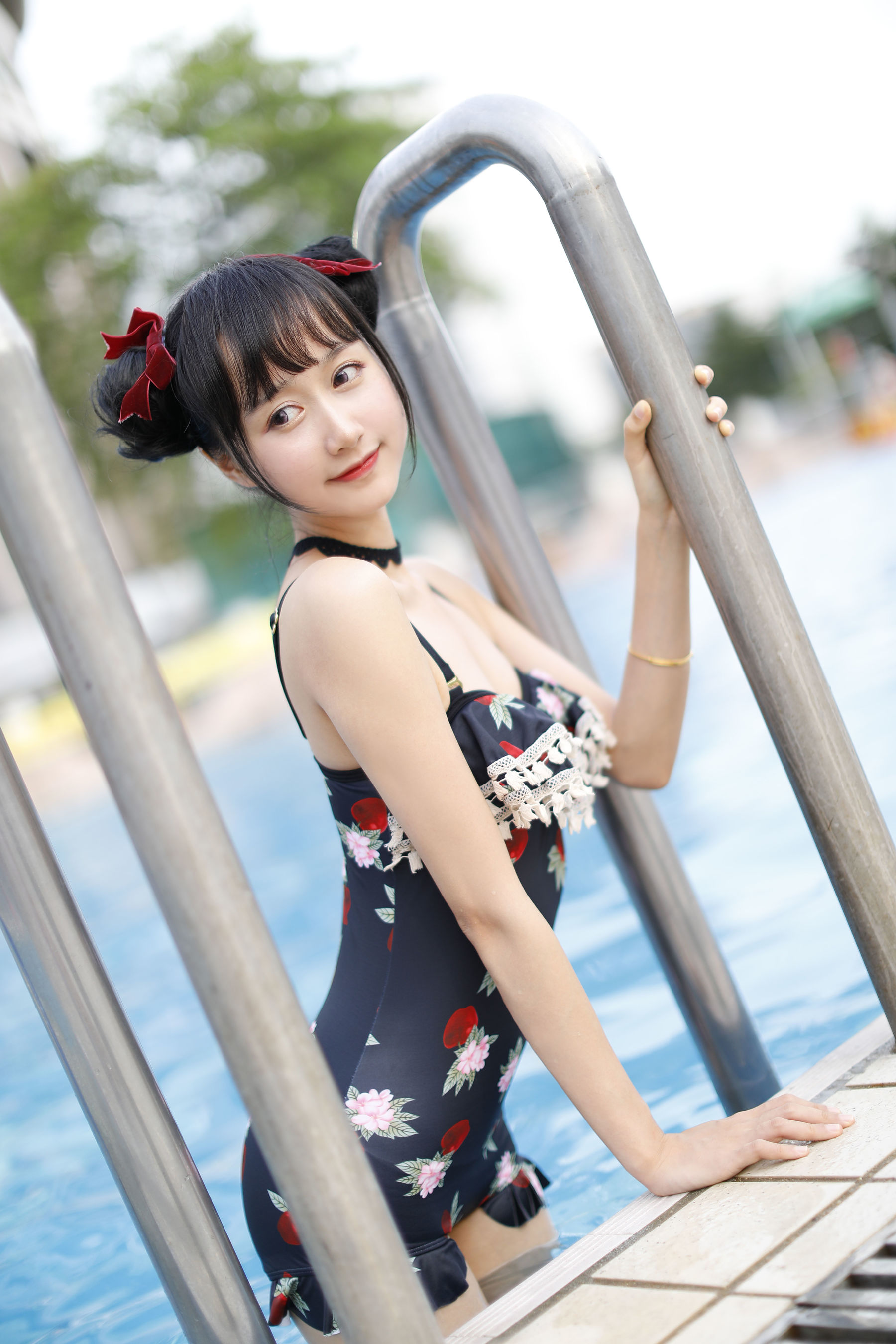 萌系小姐姐木绵绵OwO 草莓泳衣