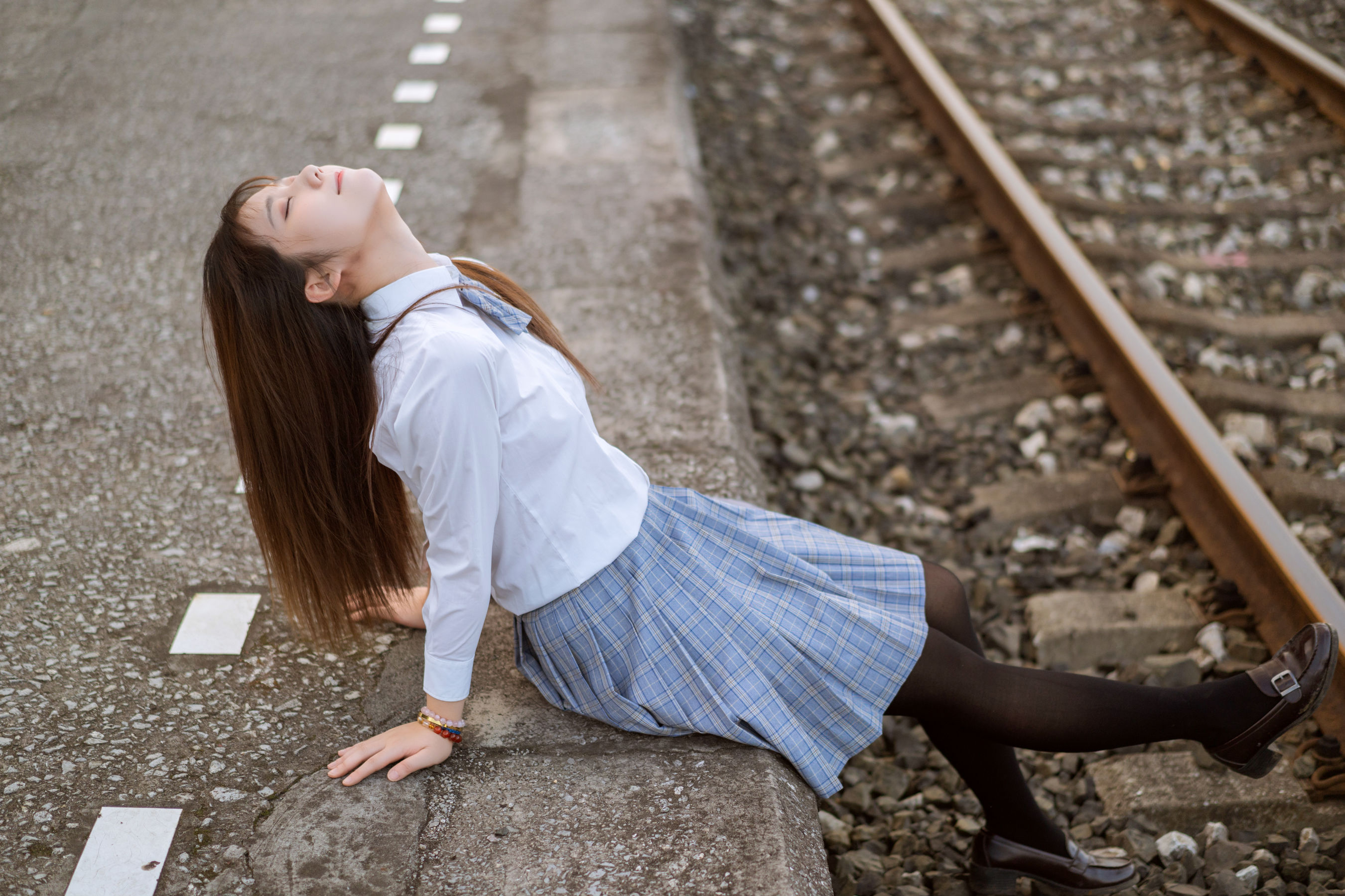 微博福利姬镜酱 私奔之制服