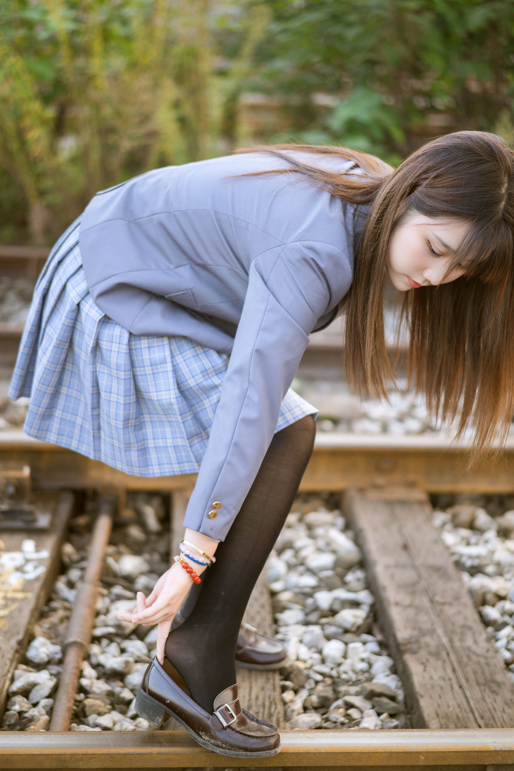 微博福利姬镜酱 私奔之制服