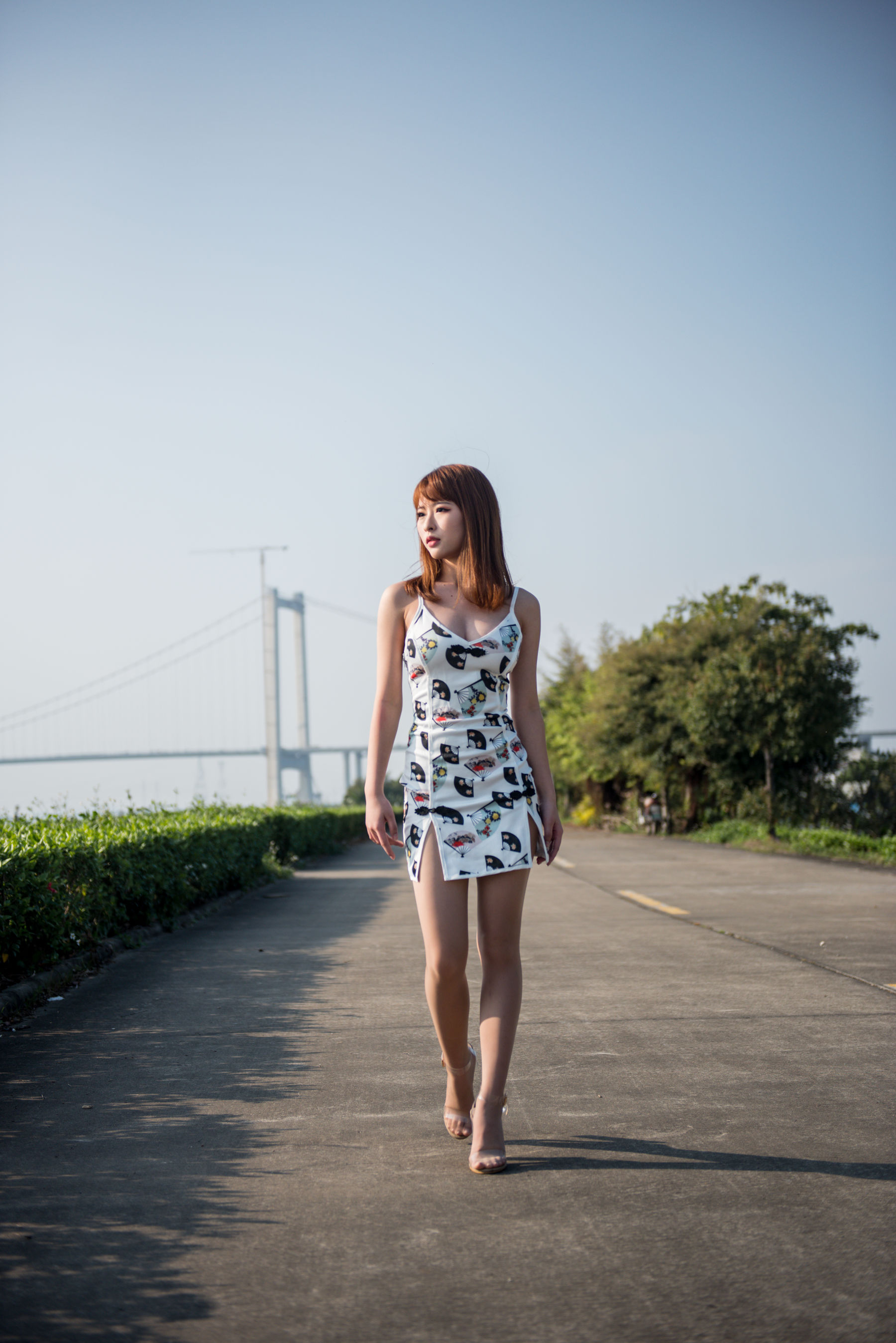 尤物清水由乃 御风街拍 紧身裙肉丝